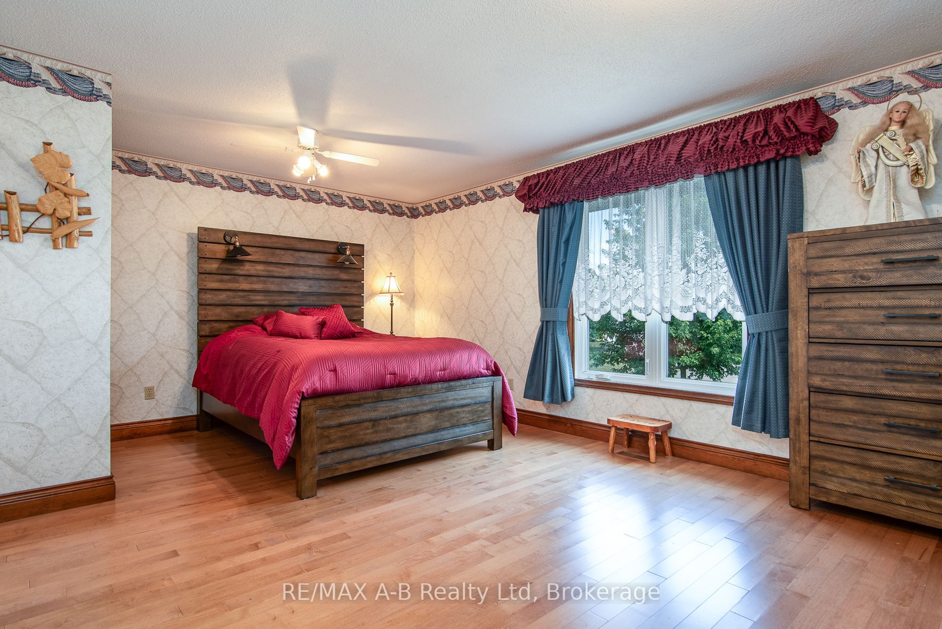 100 Red Maple Lane Property Photo 32