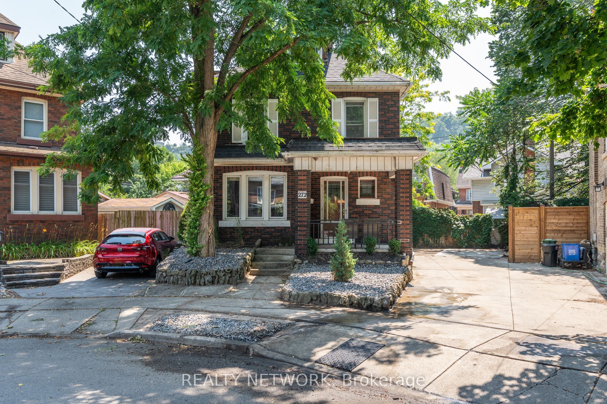 272 Stinson Crescent Property Photo 1