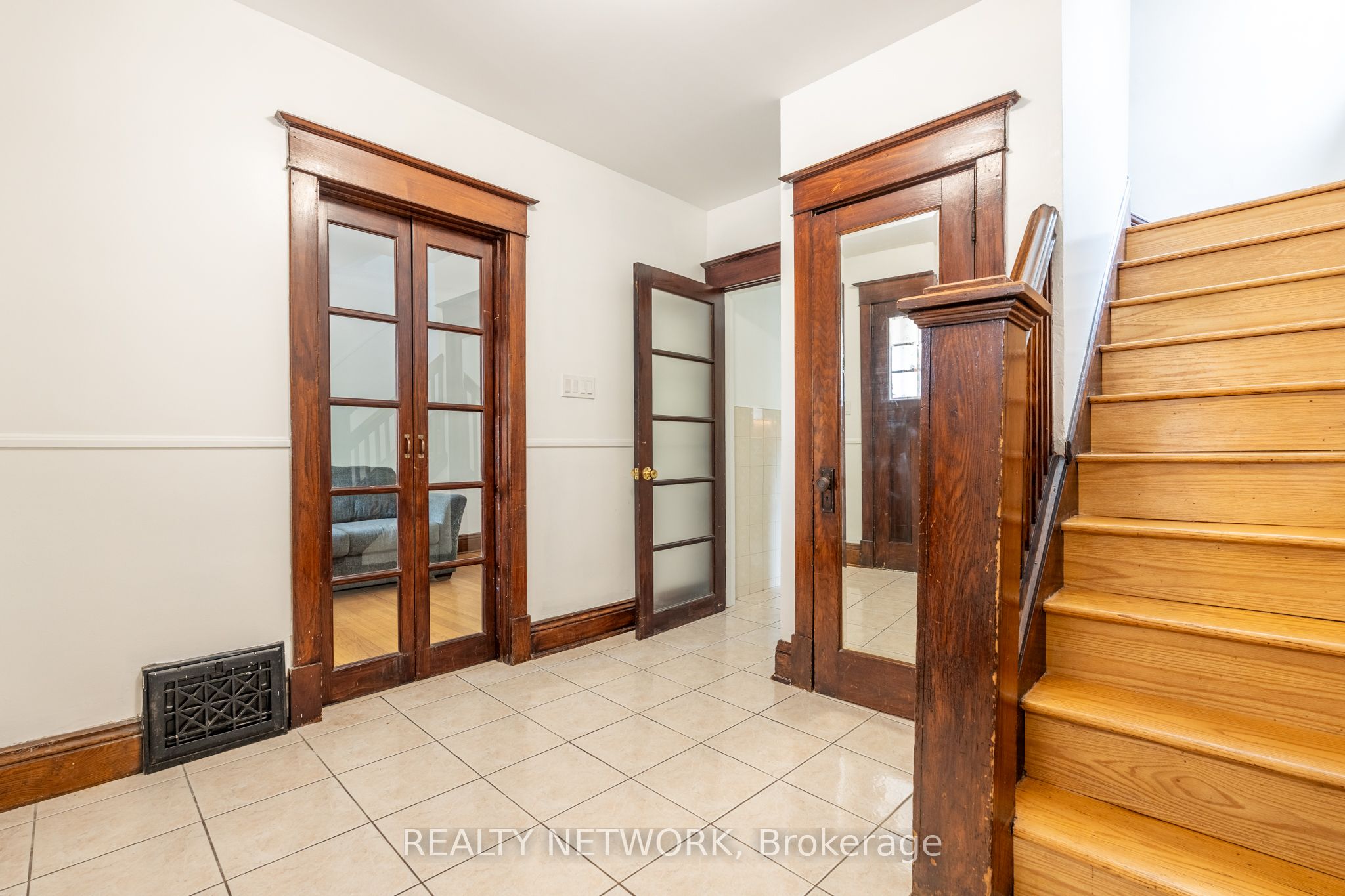 272 Stinson Crescent Property Photo 7