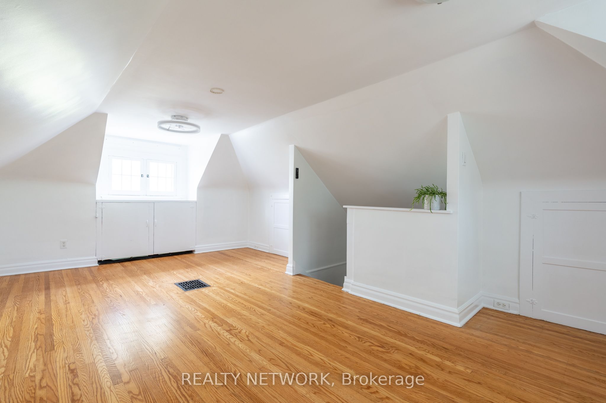 272 Stinson Crescent Property Photo 22