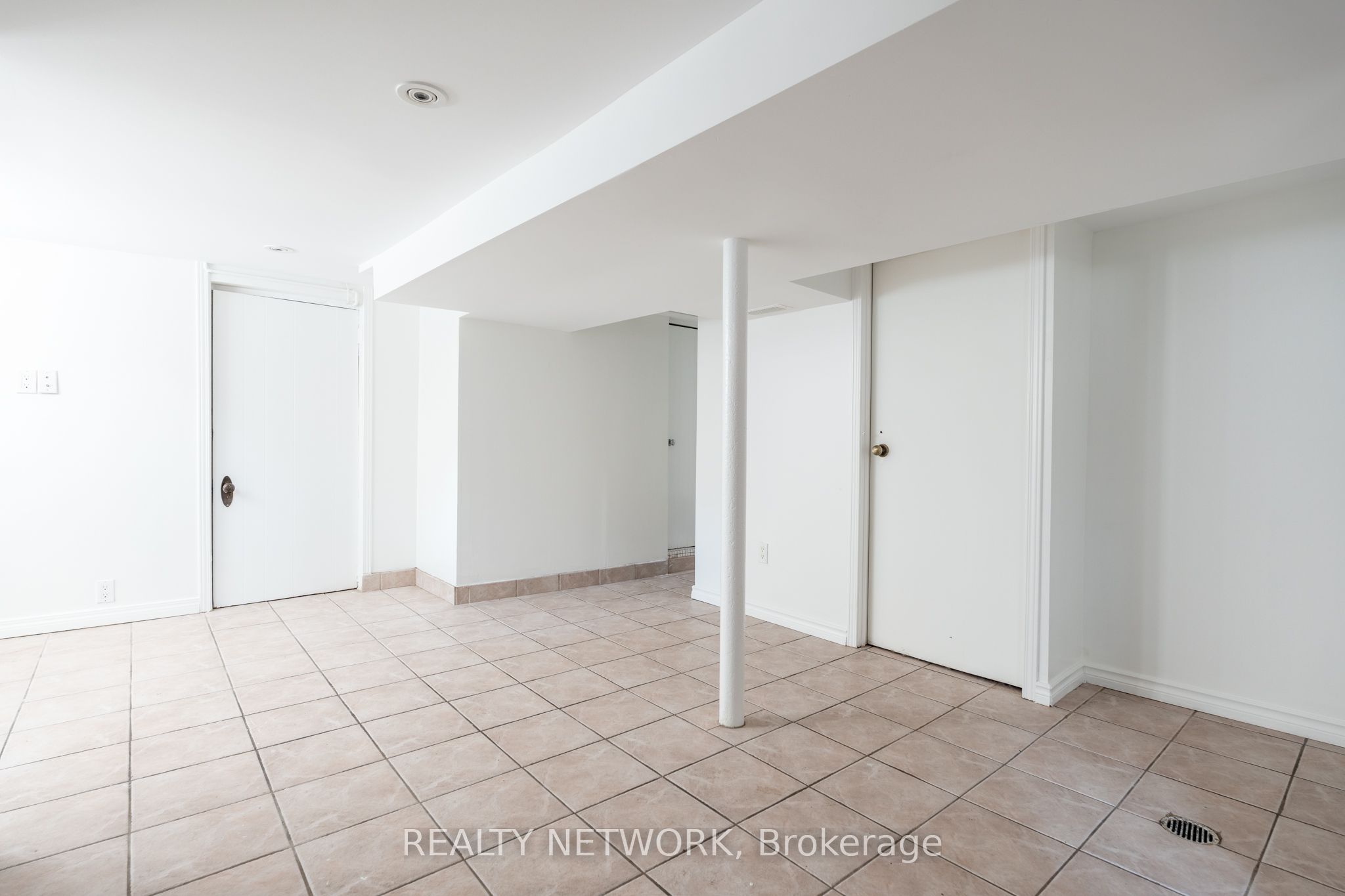 272 Stinson Crescent Property Photo 32