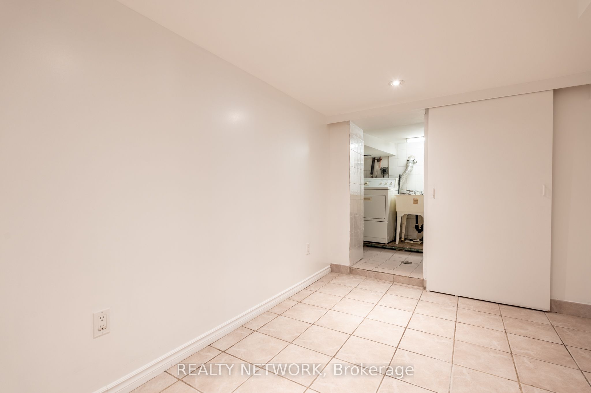 272 Stinson Crescent Property Photo 34