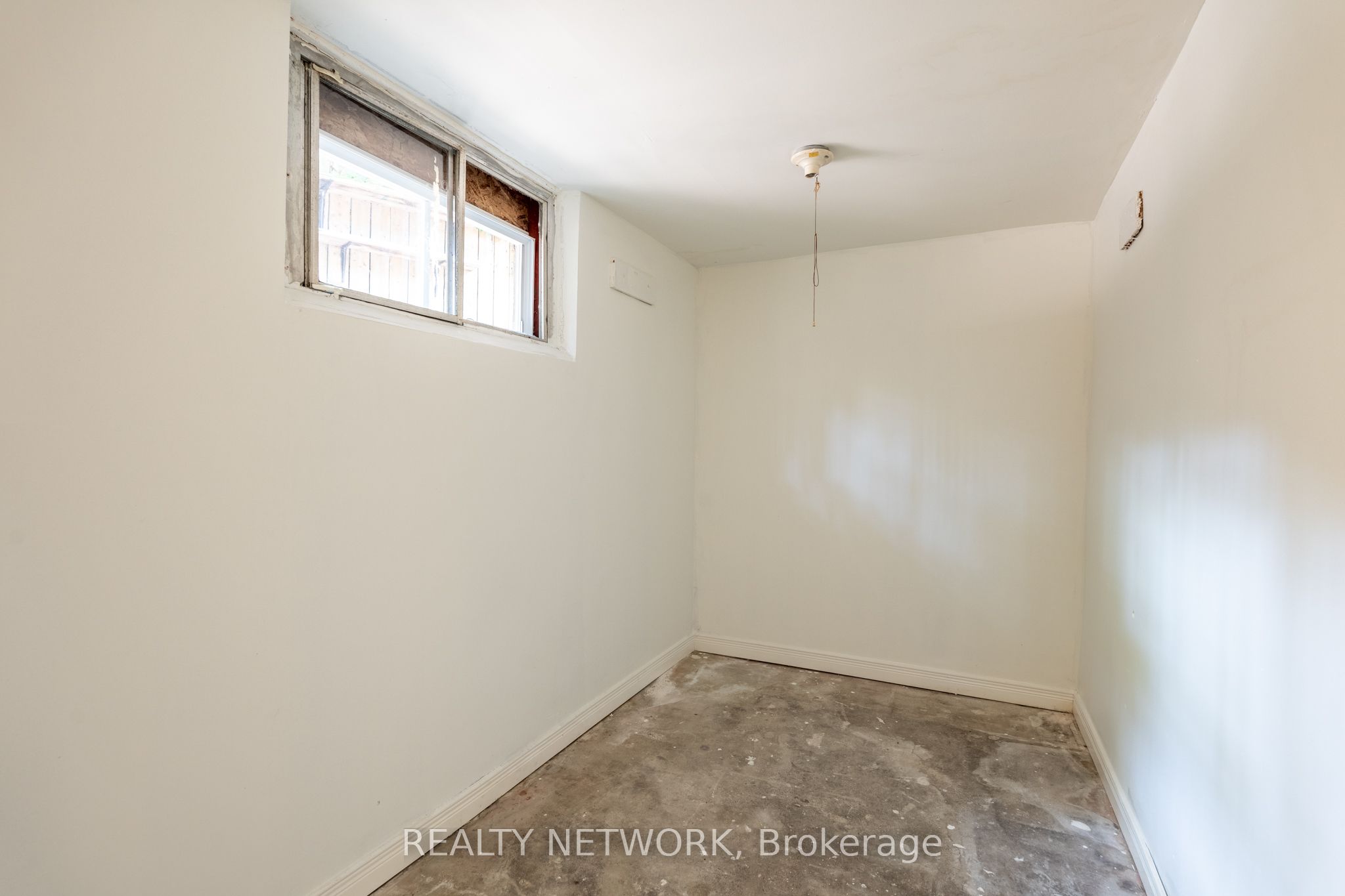 272 Stinson Crescent Property Photo 35