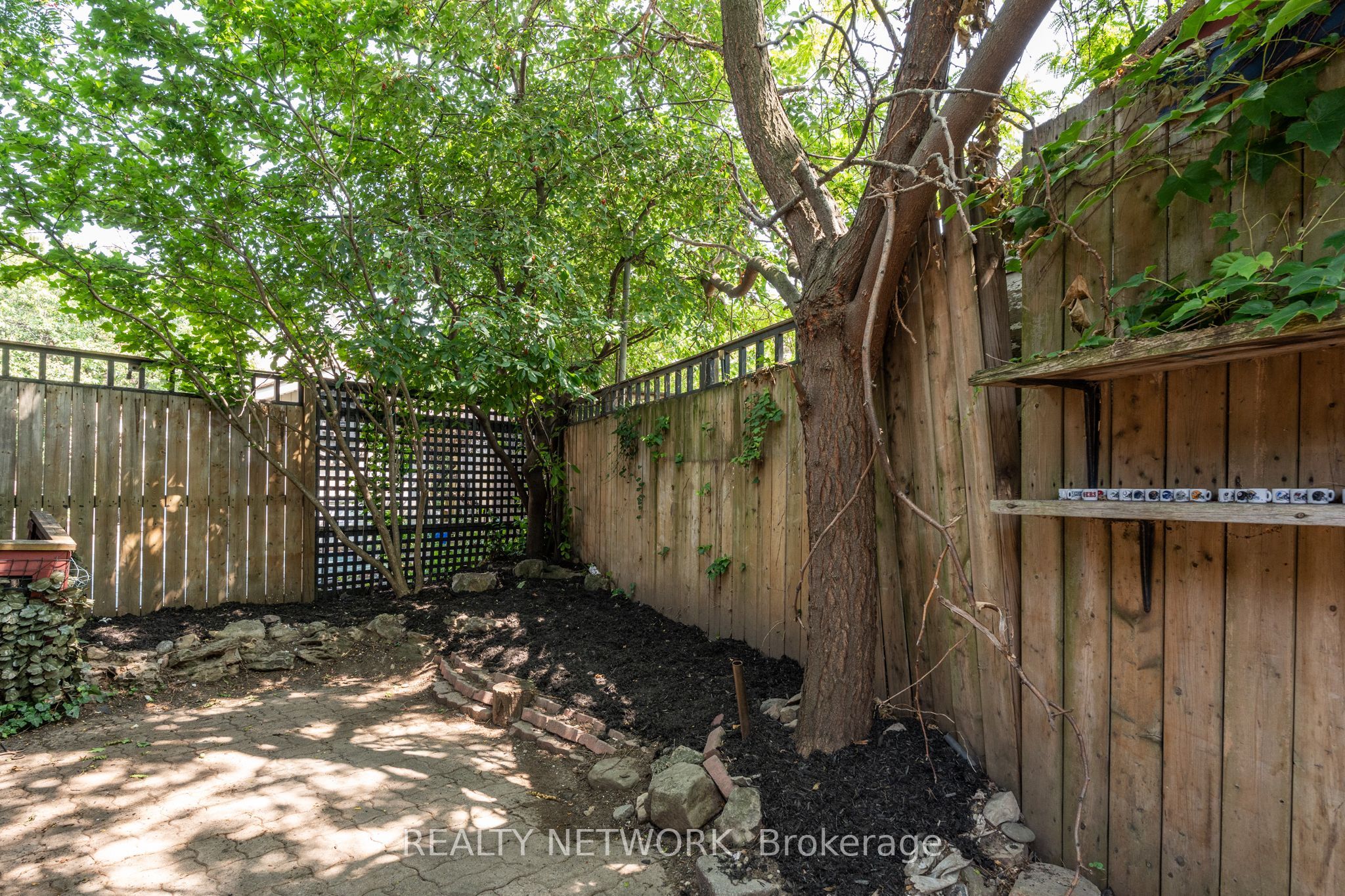 272 Stinson Crescent Property Photo 37