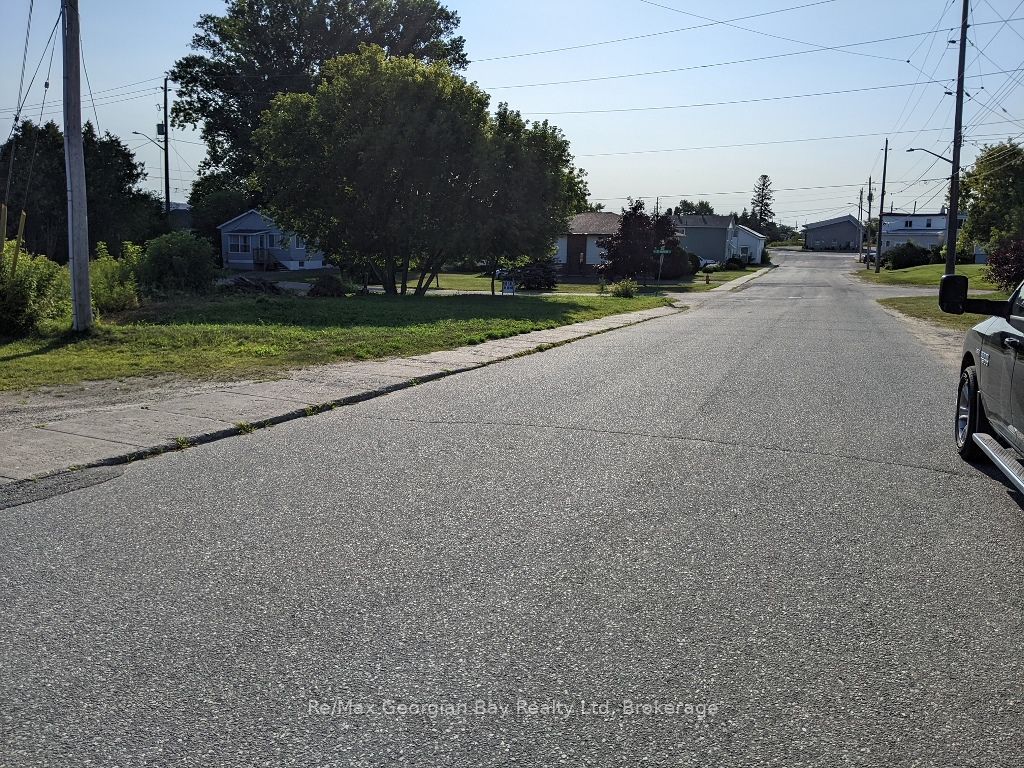 66 Youngfox Rd Property Photo 2