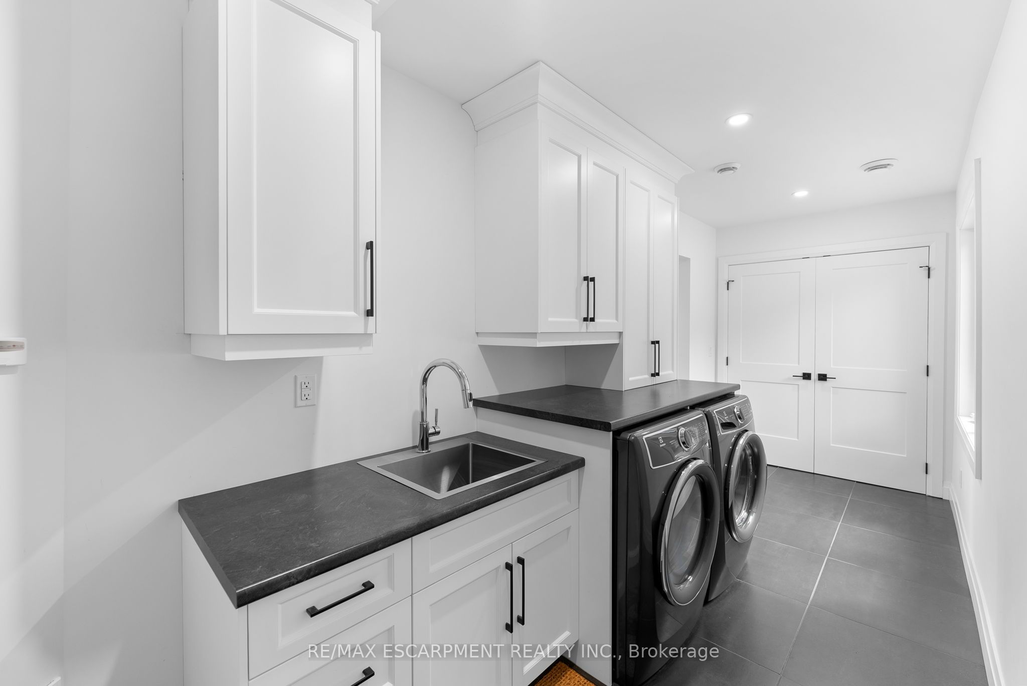 76b Johnston Road Property Photo 23