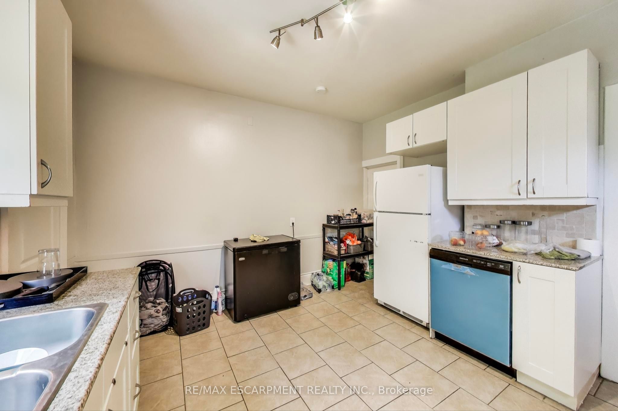 8 Madison Avenue Property Photo 9