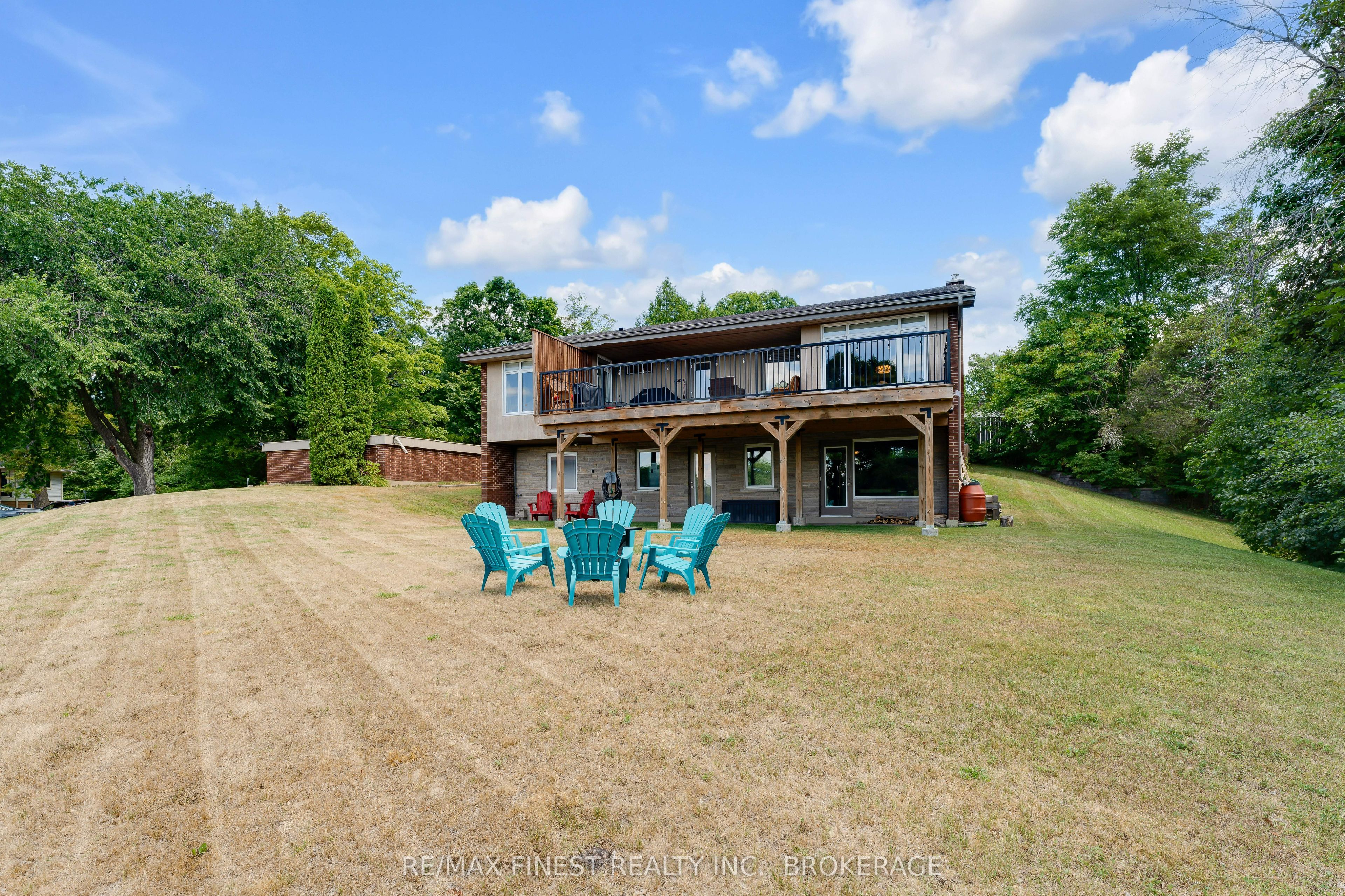 26 Brooklands Park Avenue Property Photo 1