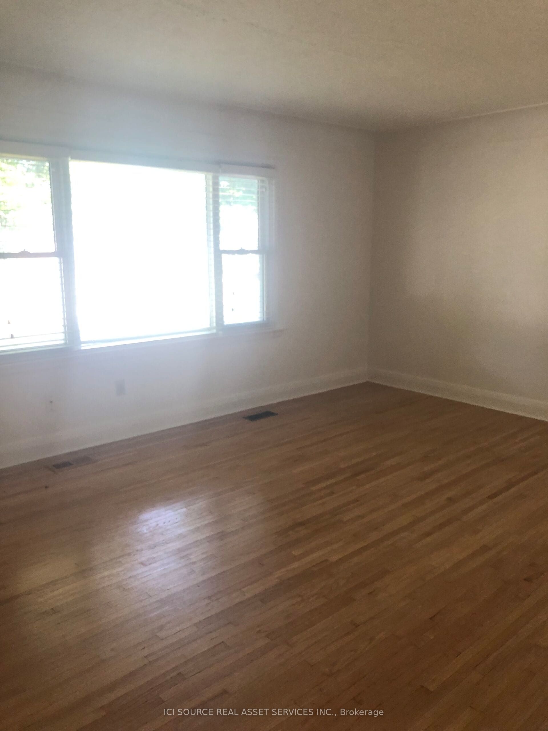 123 Foster Avenue Property Photo 2