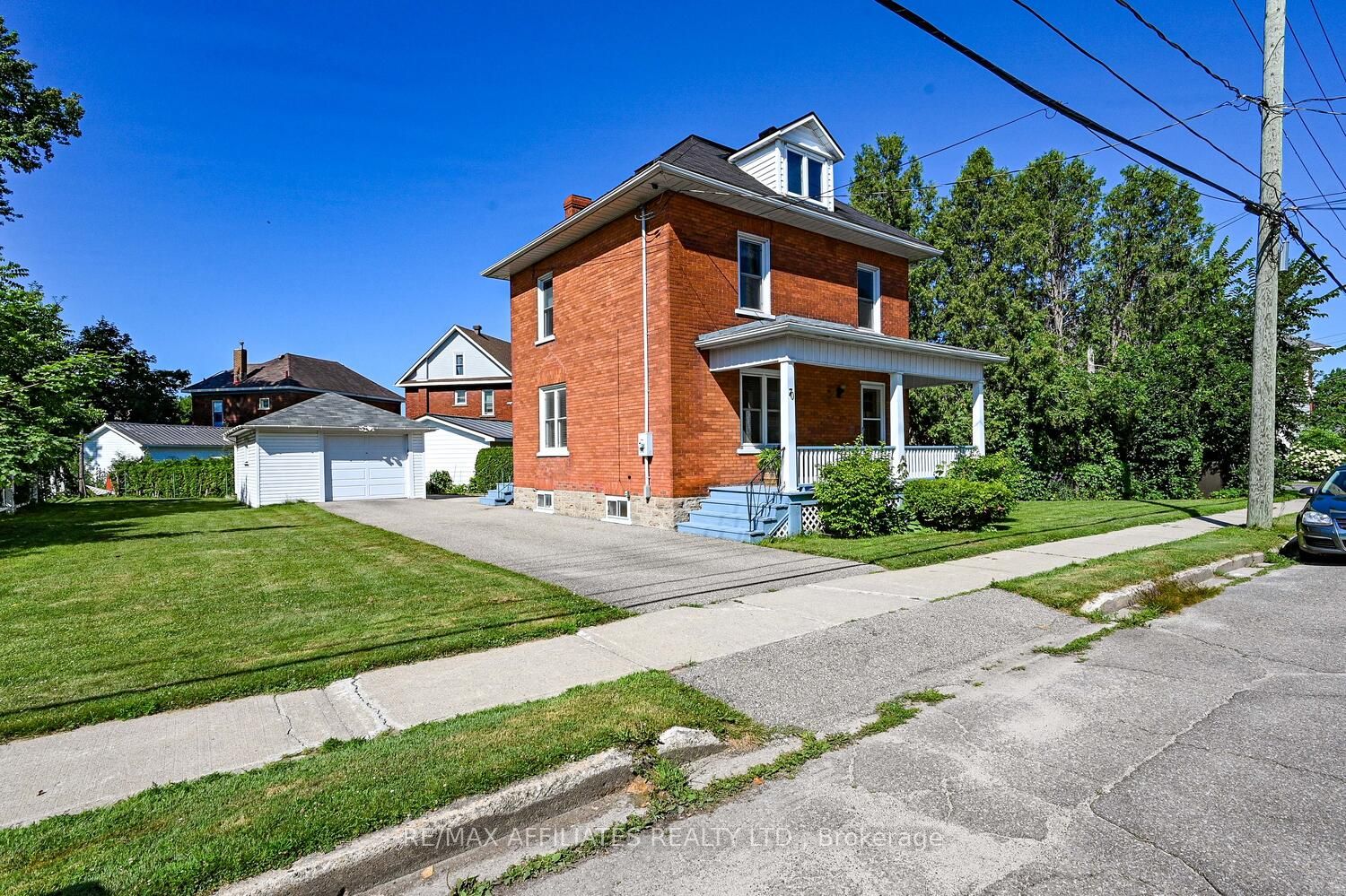 70 Mcgill St N Property Photo 1