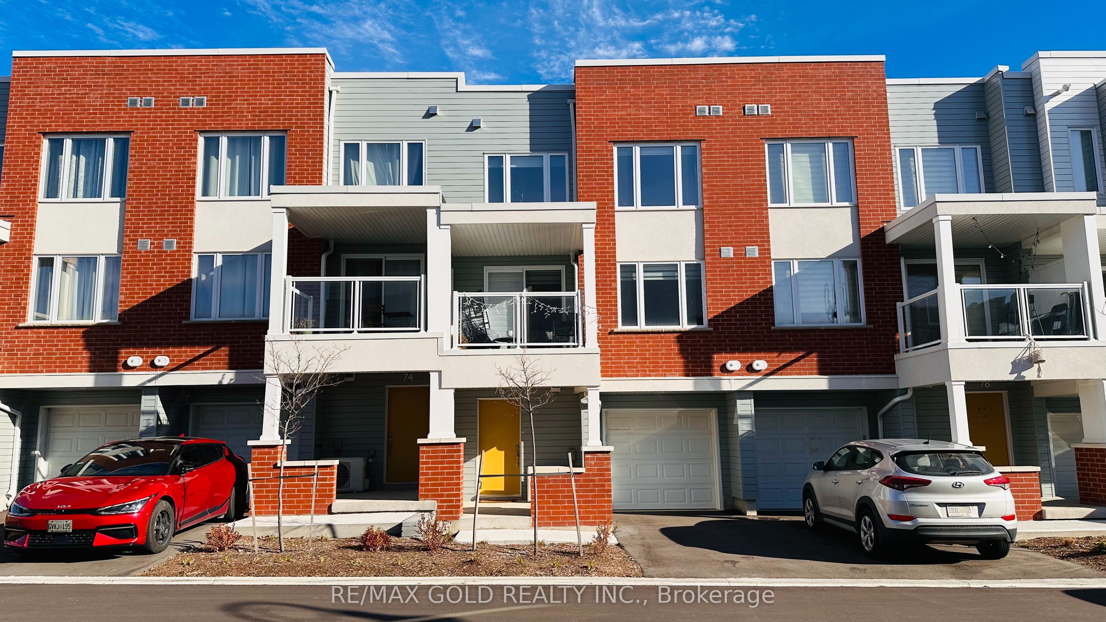 76 Progress Crescent Property Photo 3