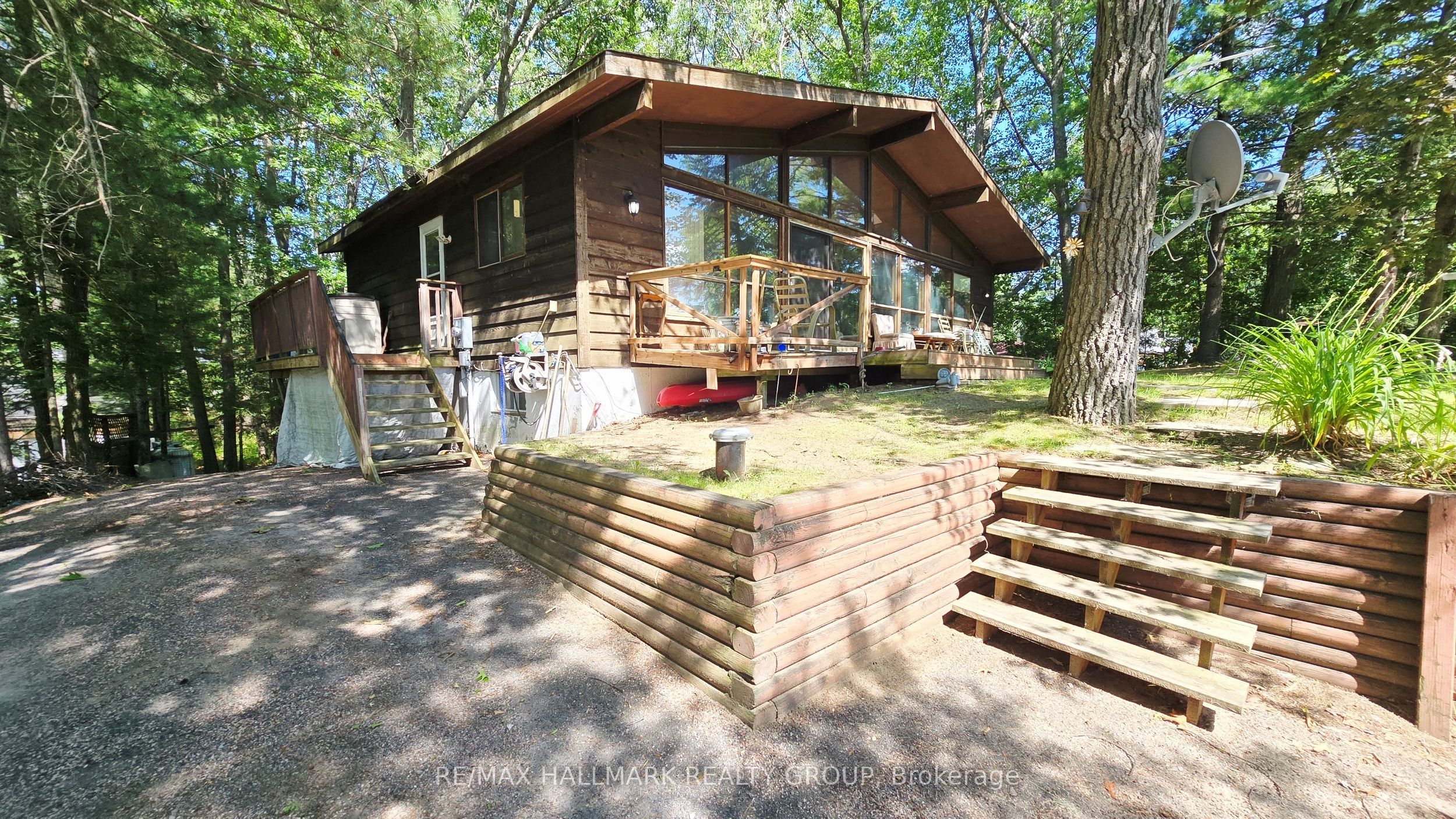 1087 Bayview Drive Property Photo 1
