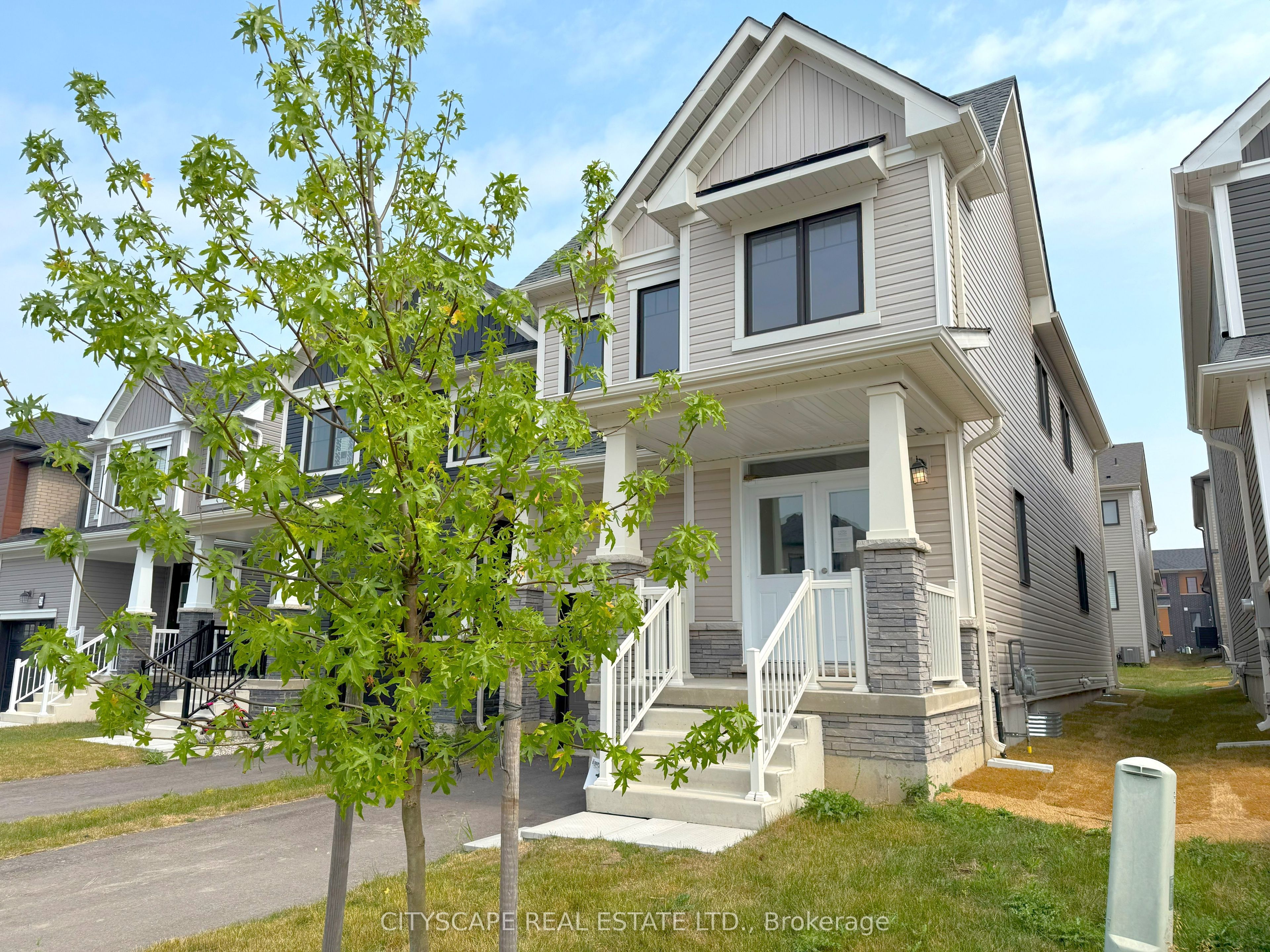 33 Basswood Crescent Property Photo 3