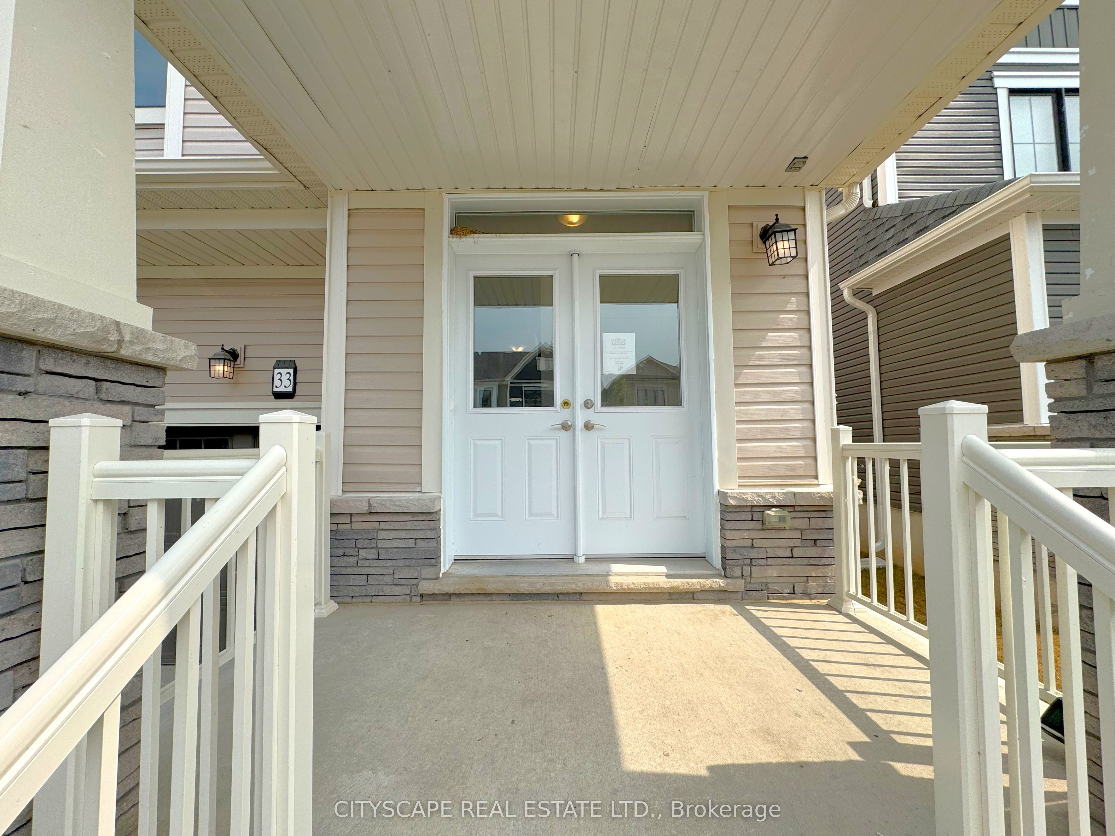 33 Basswood Crescent Property Photo 4