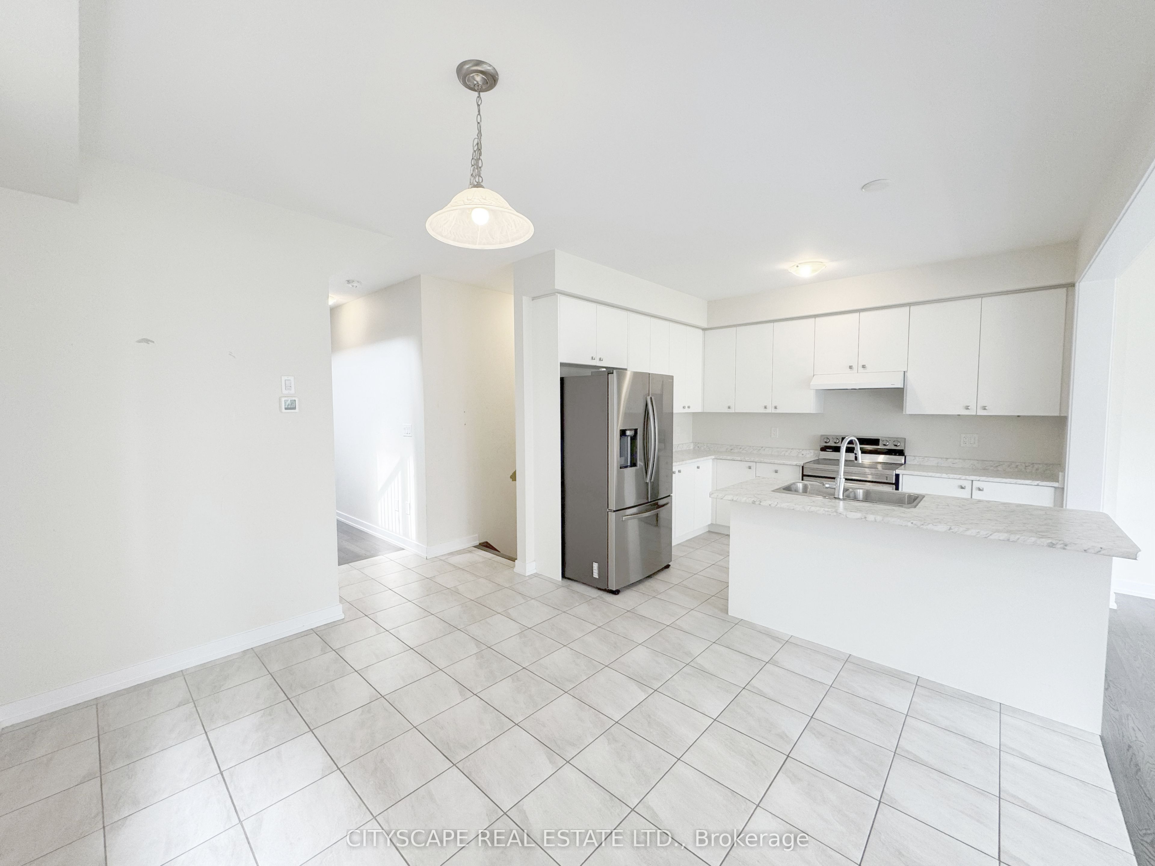 33 Basswood Crescent Property Photo 12