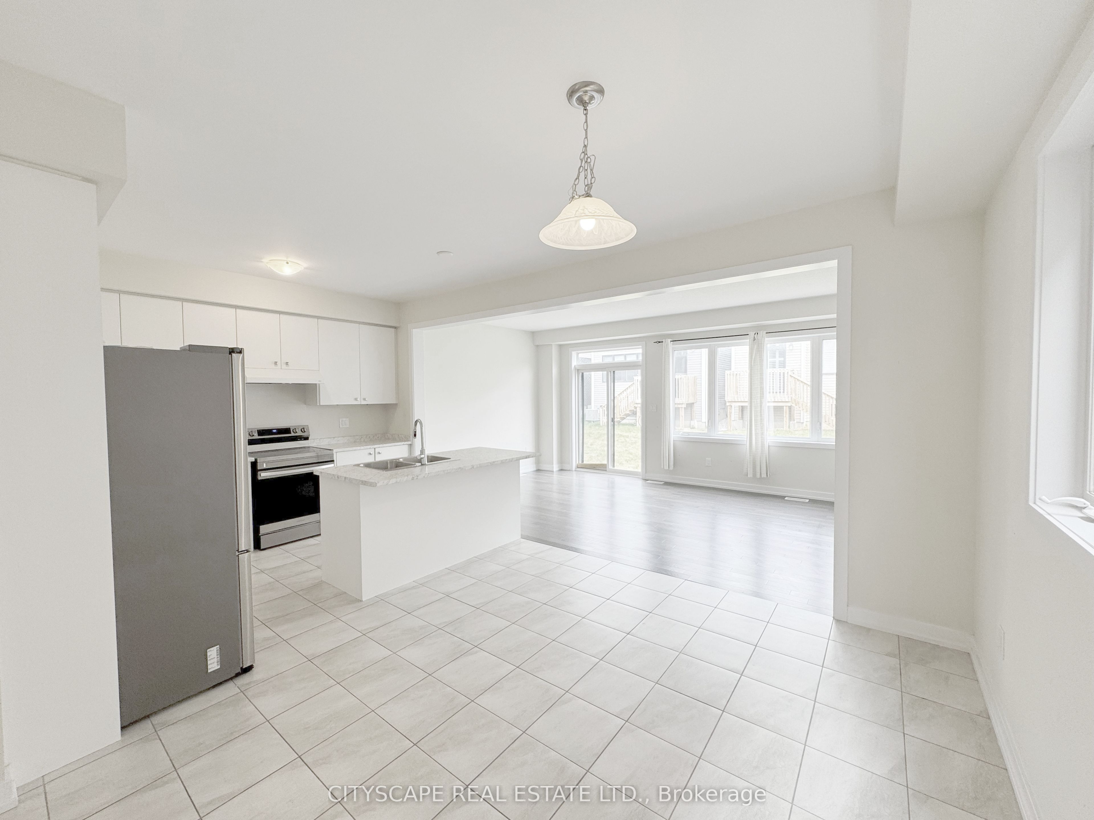 33 Basswood Crescent Property Photo 13