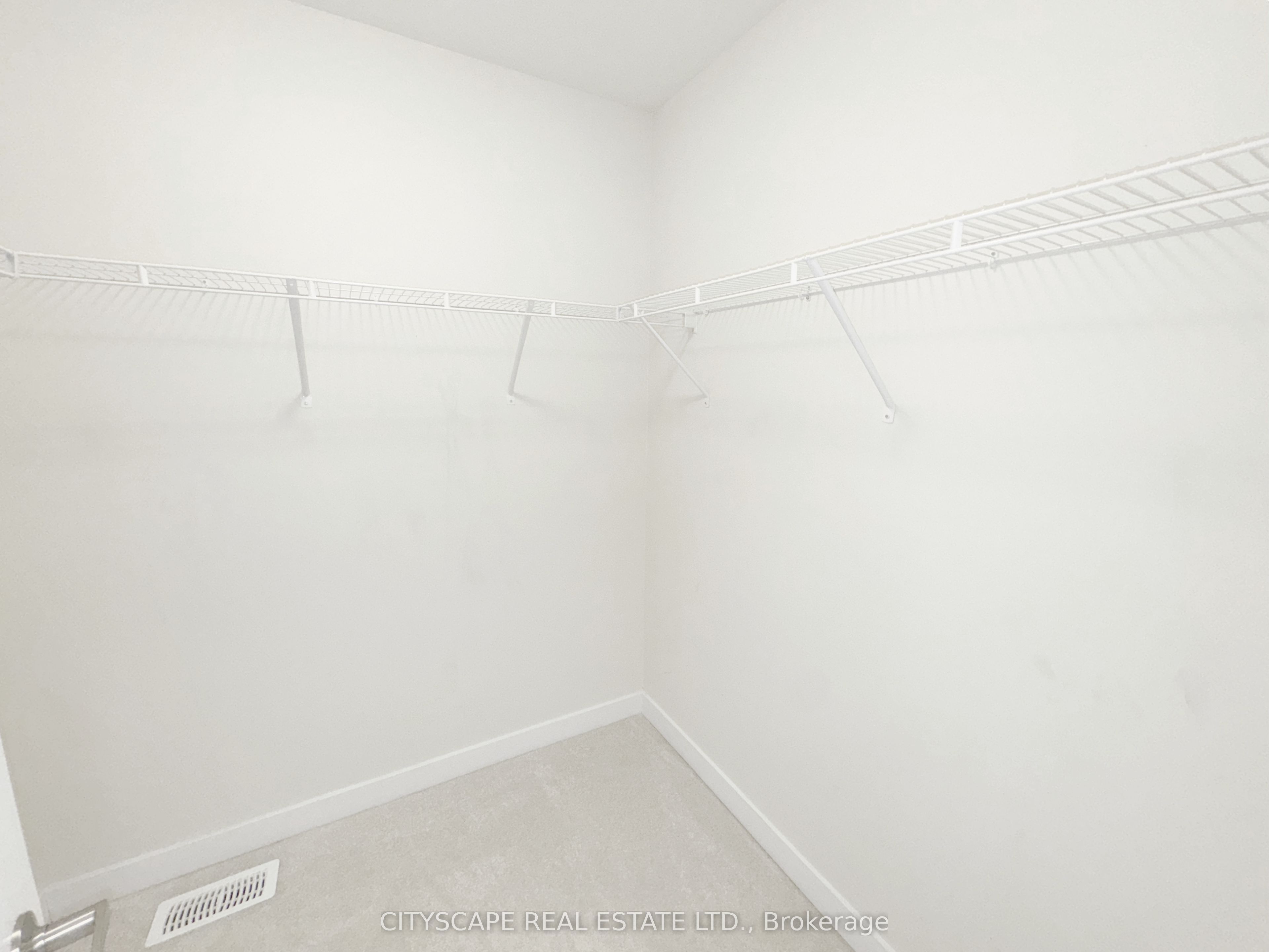 33 Basswood Crescent Property Photo 21