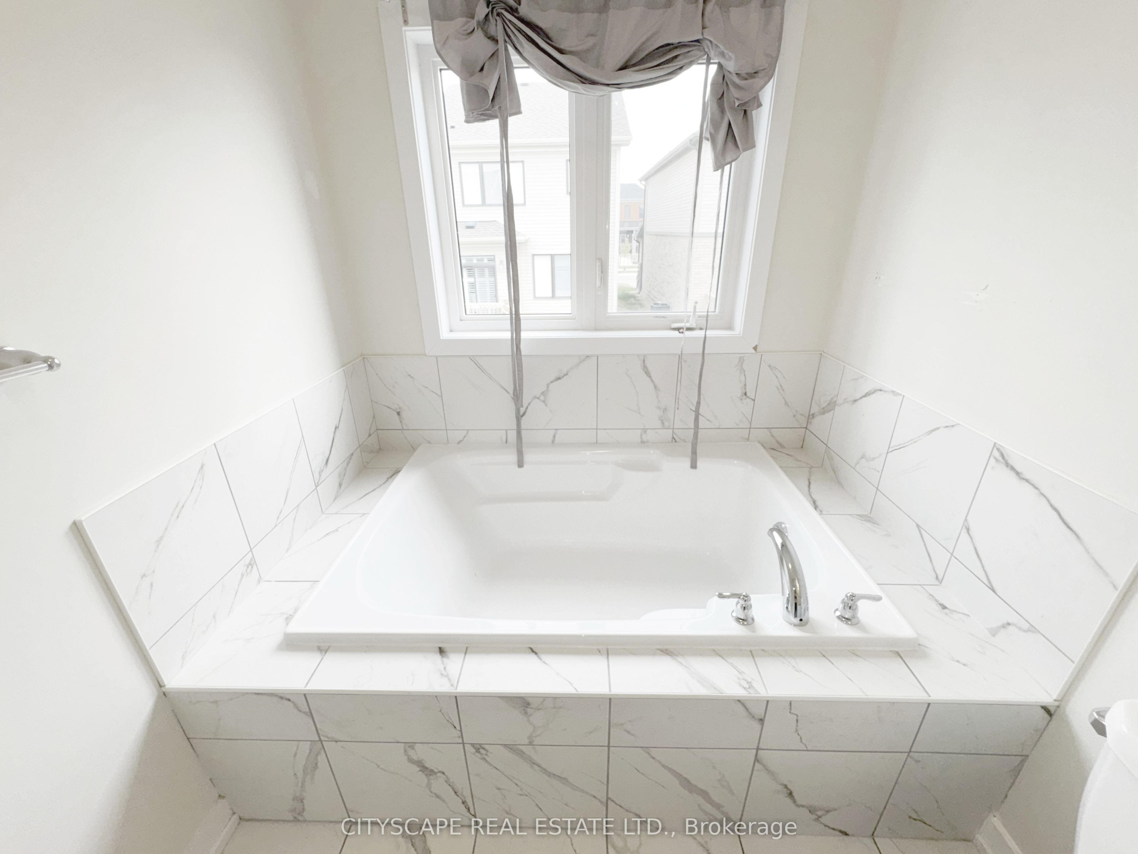 33 Basswood Crescent Property Photo 23