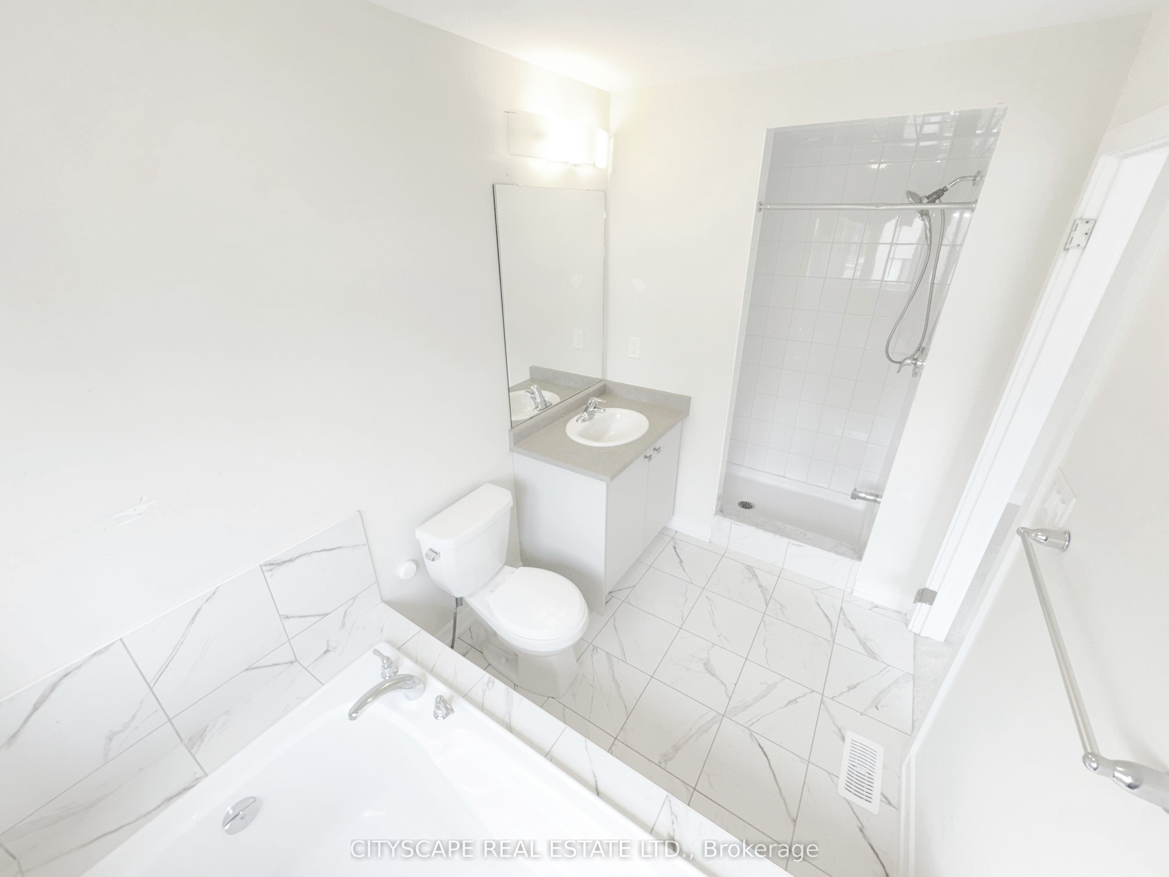 33 Basswood Crescent Property Photo 24