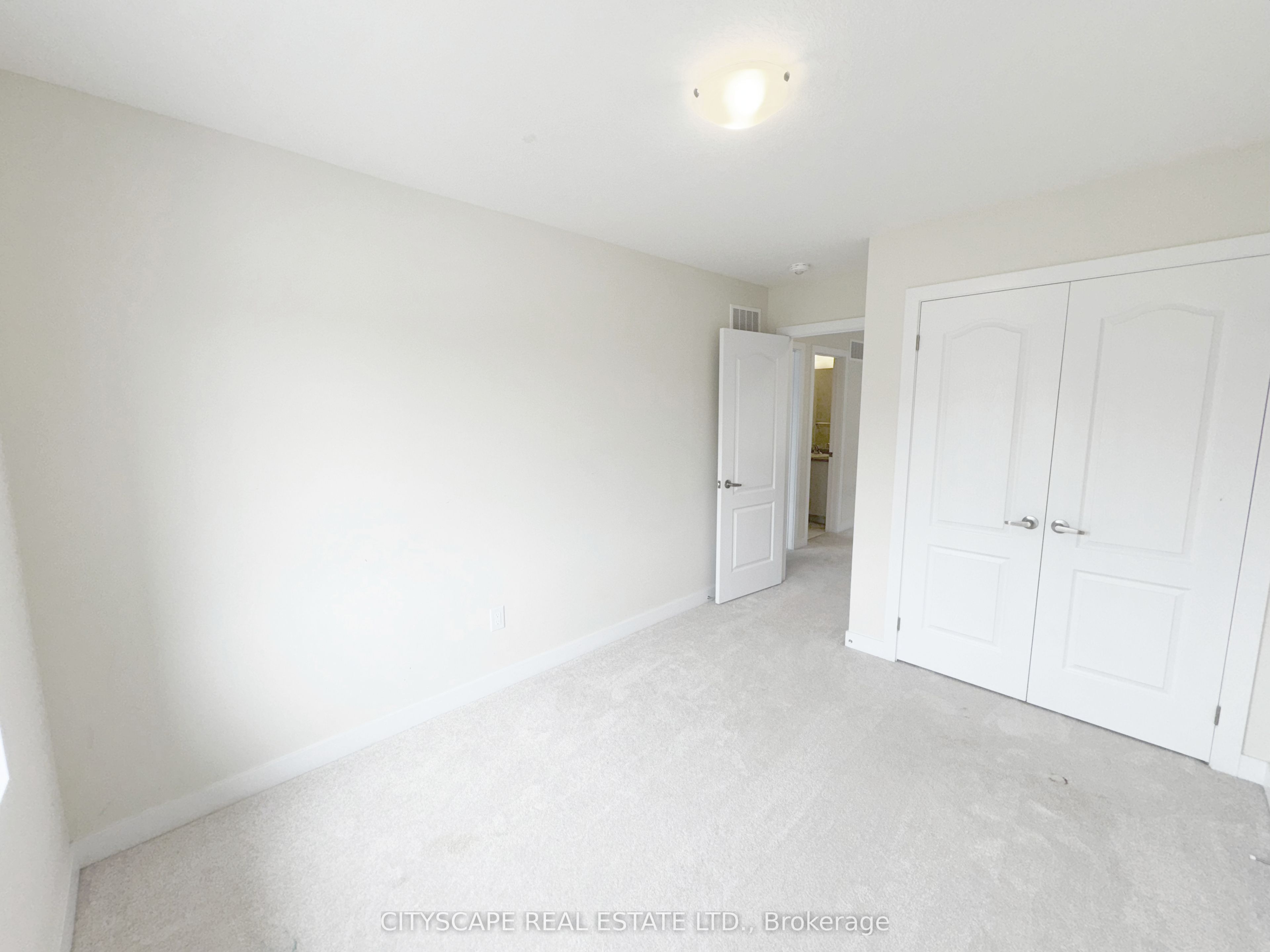 33 Basswood Crescent Property Photo 28