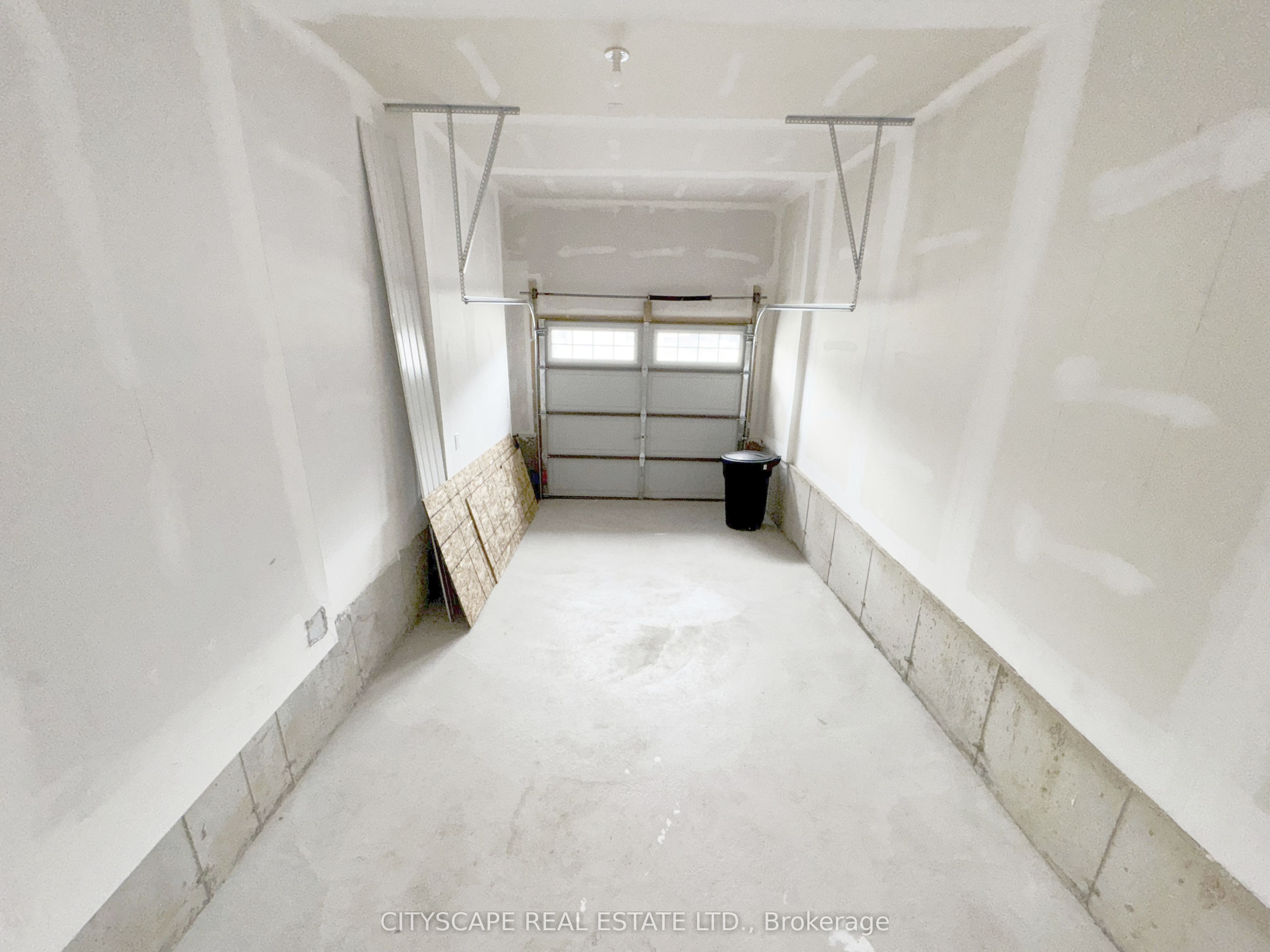 33 Basswood Crescent Property Photo 33