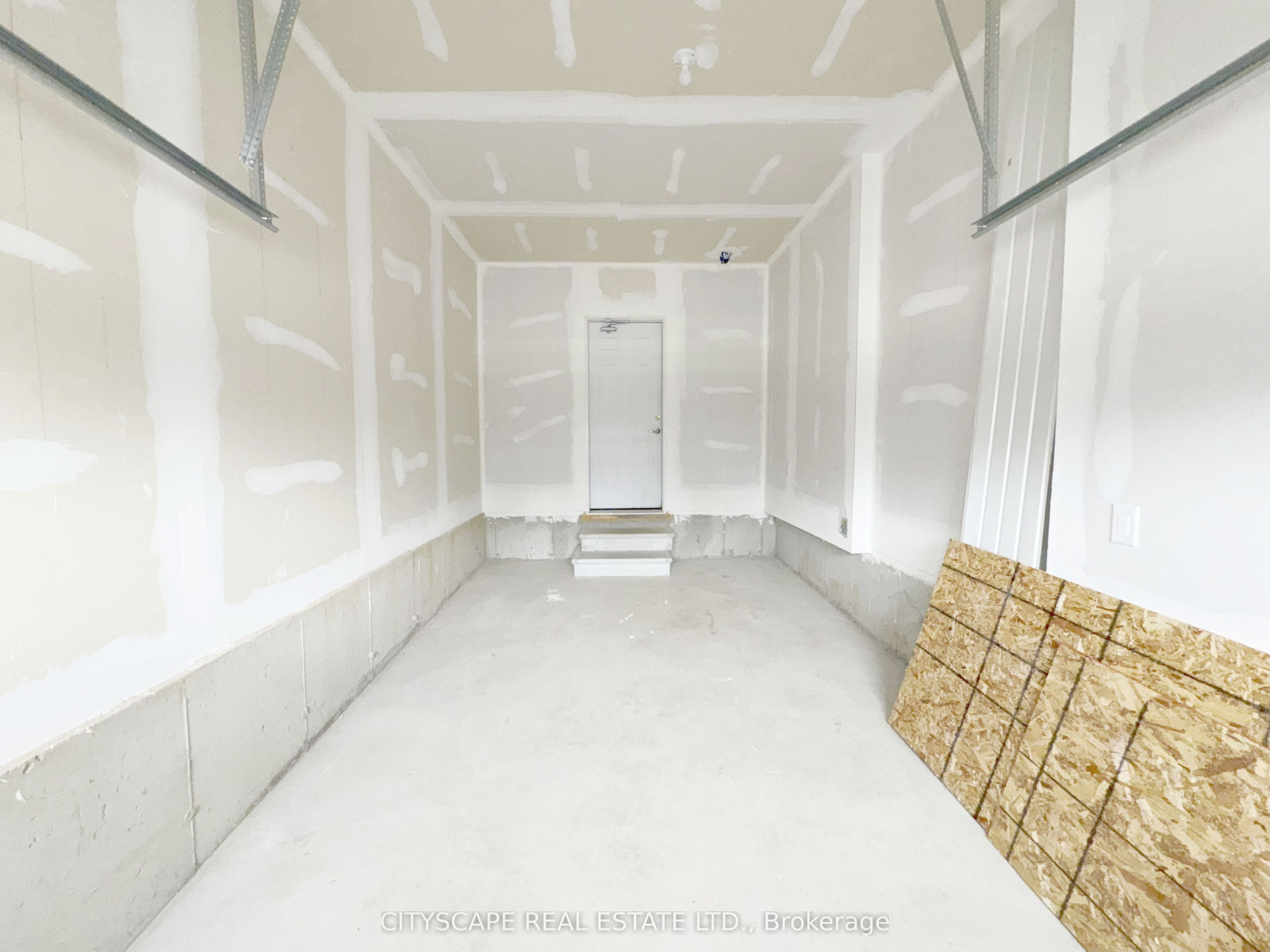 33 Basswood Crescent Property Photo 34