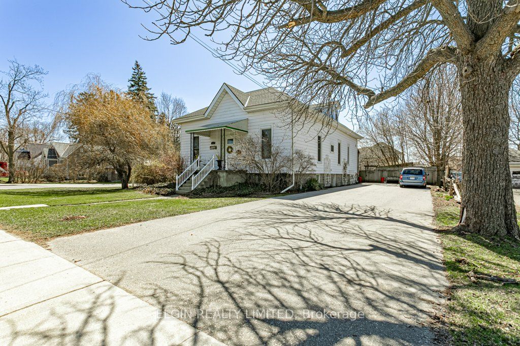 474 Talbot St W Property Photo 1