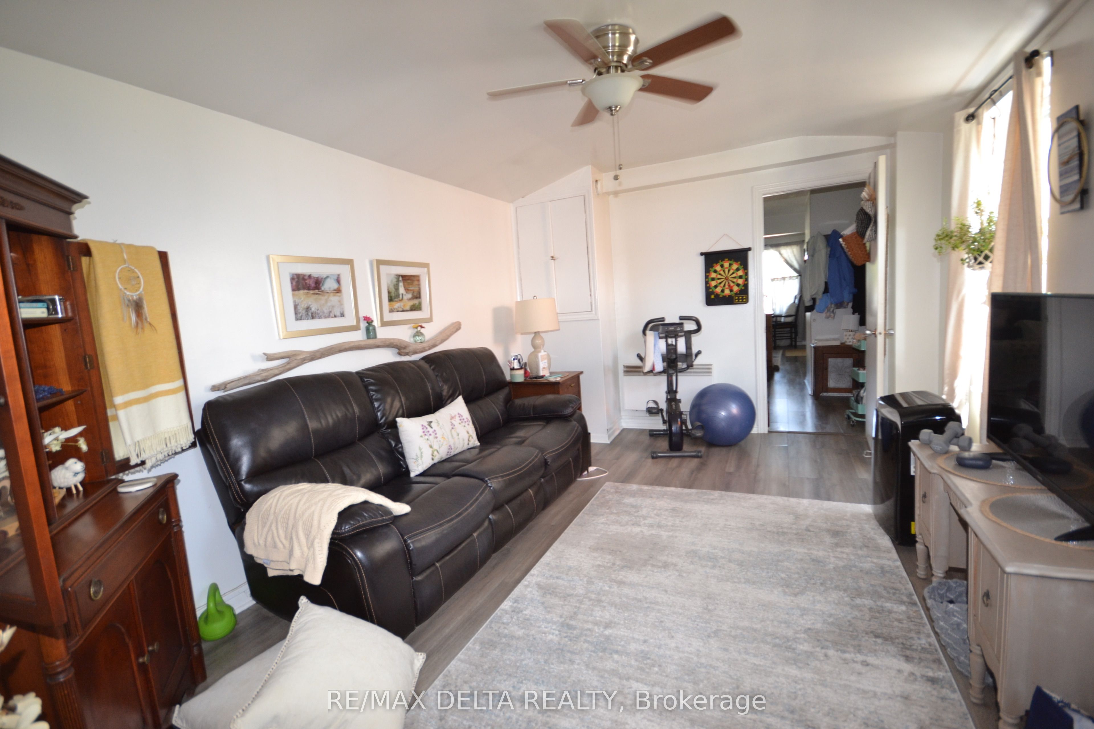 3766 Champlain Street Property Photo 5