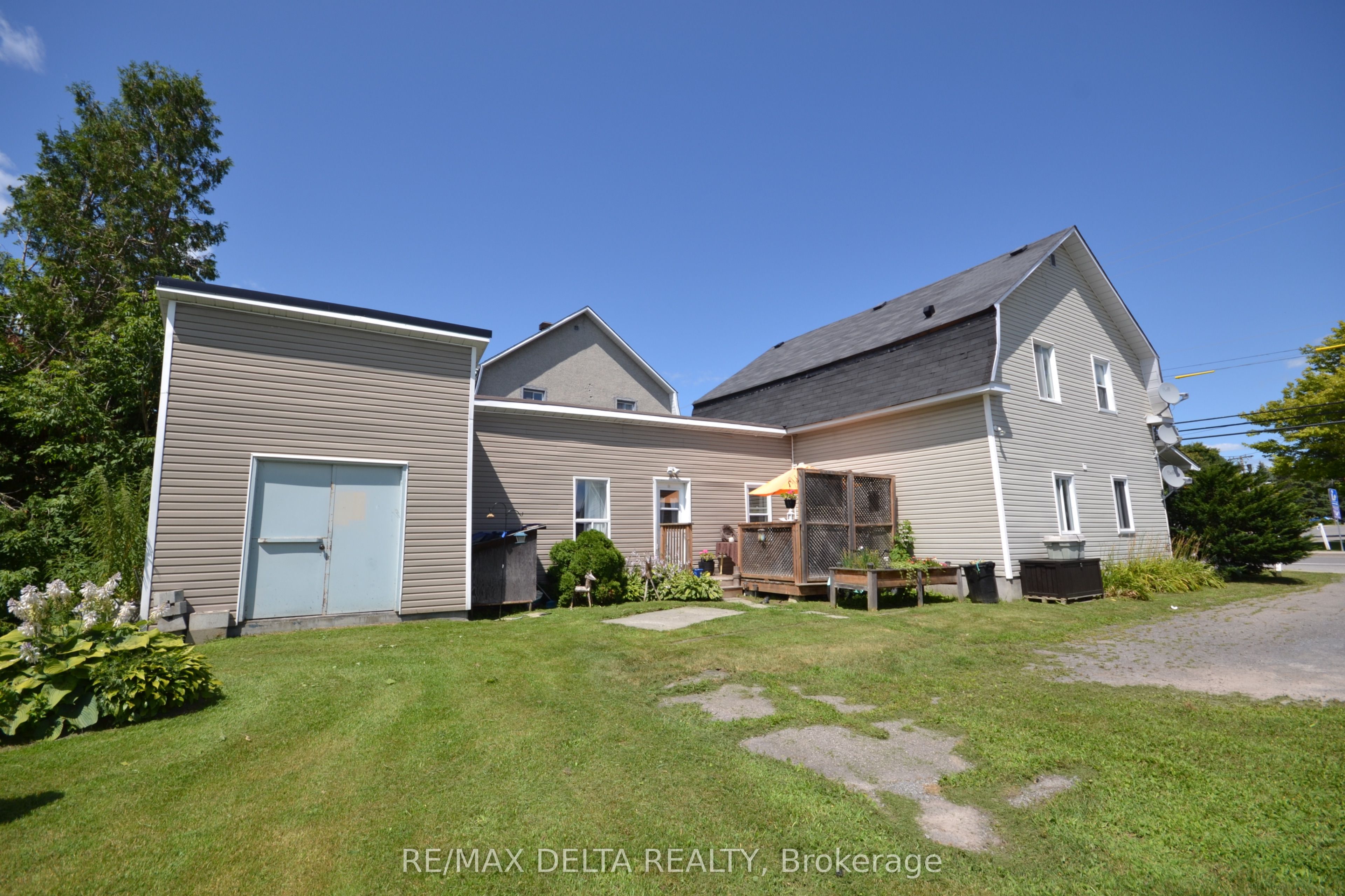 3766 Champlain Street Property Photo 15