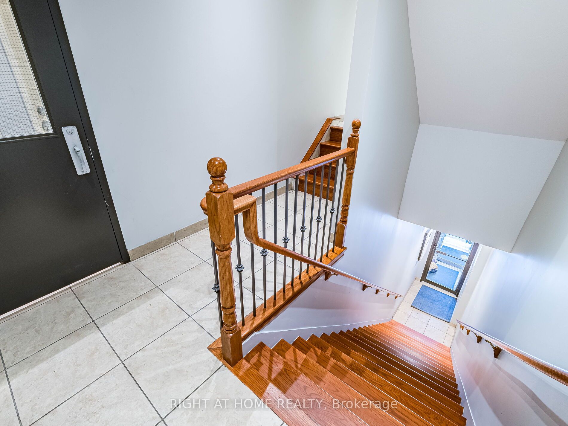 283 King Street 302 Property Photo 10
