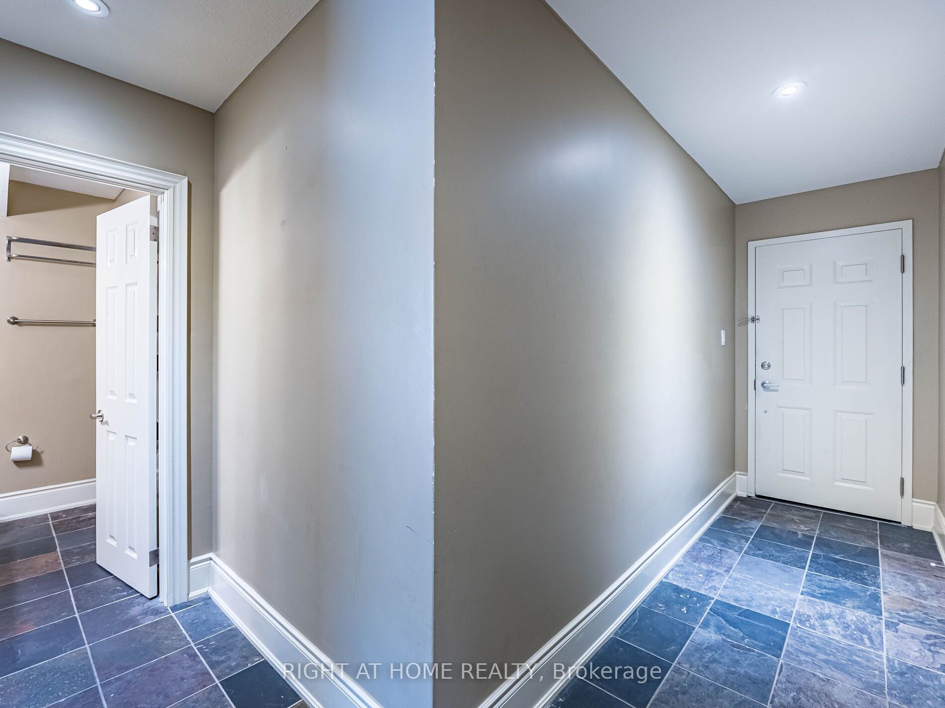 283 King Street 302 Property Photo 25