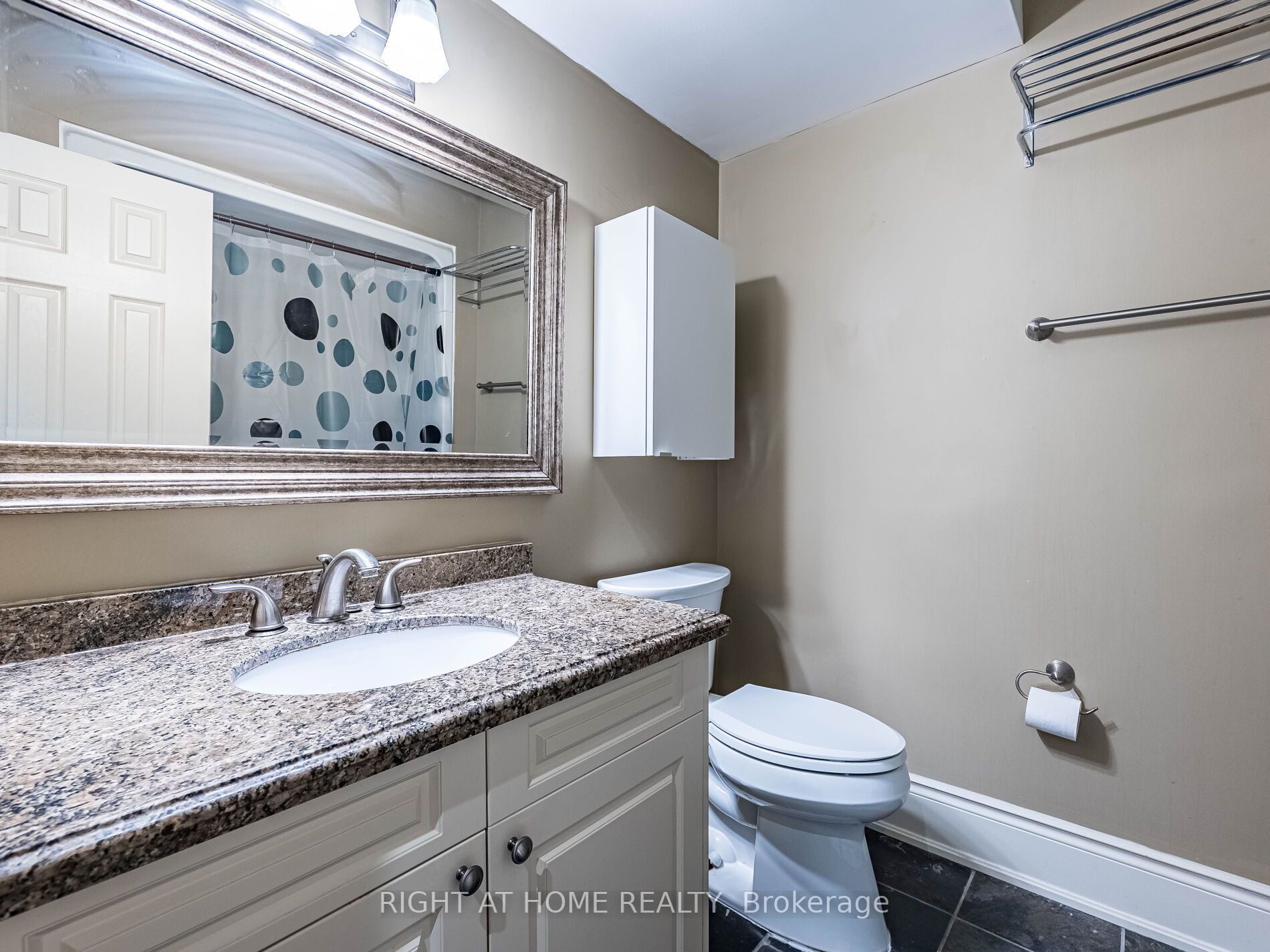 283 King Street 302 Property Photo 26
