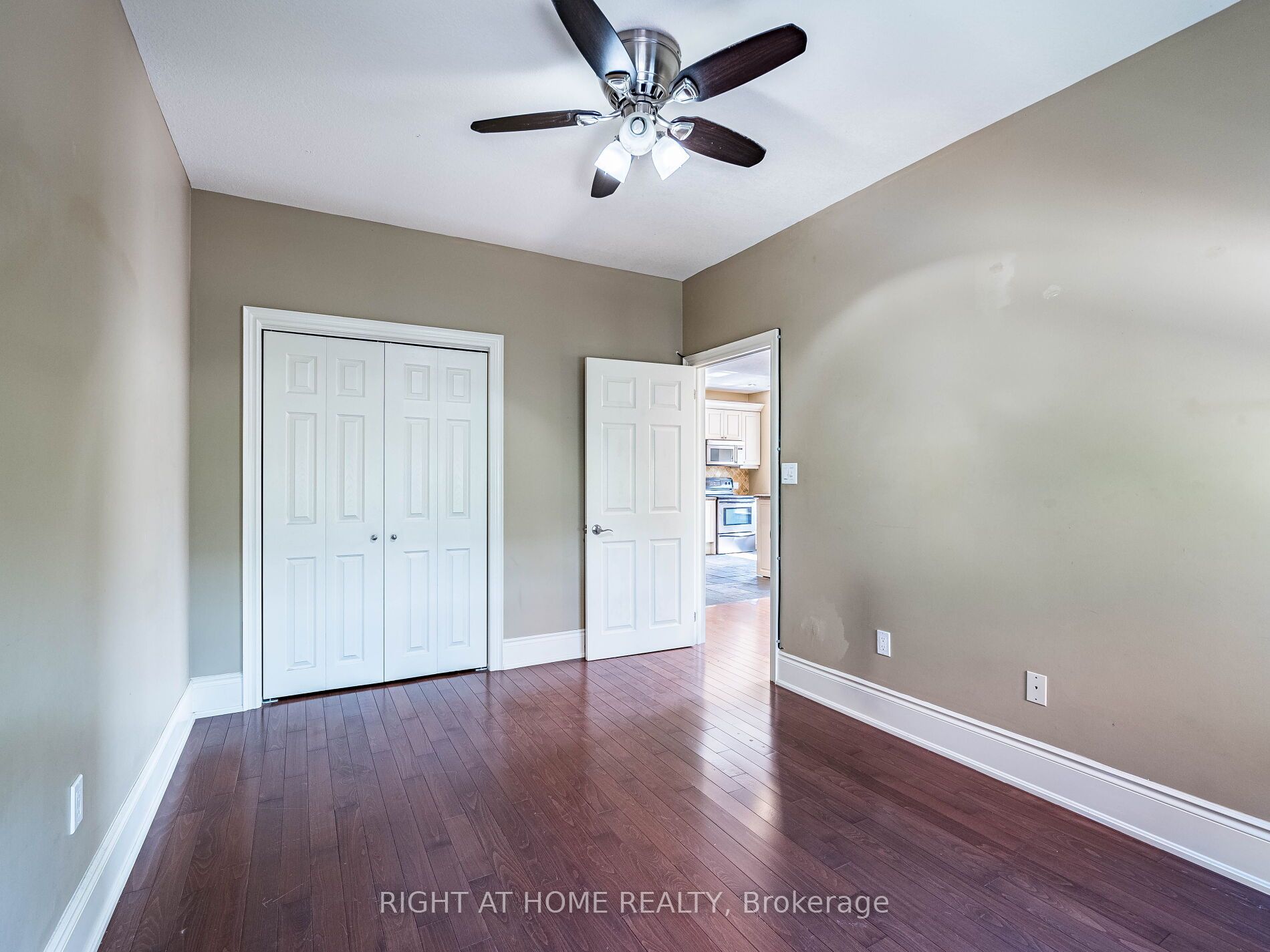 283 King Street 302 Property Photo 29