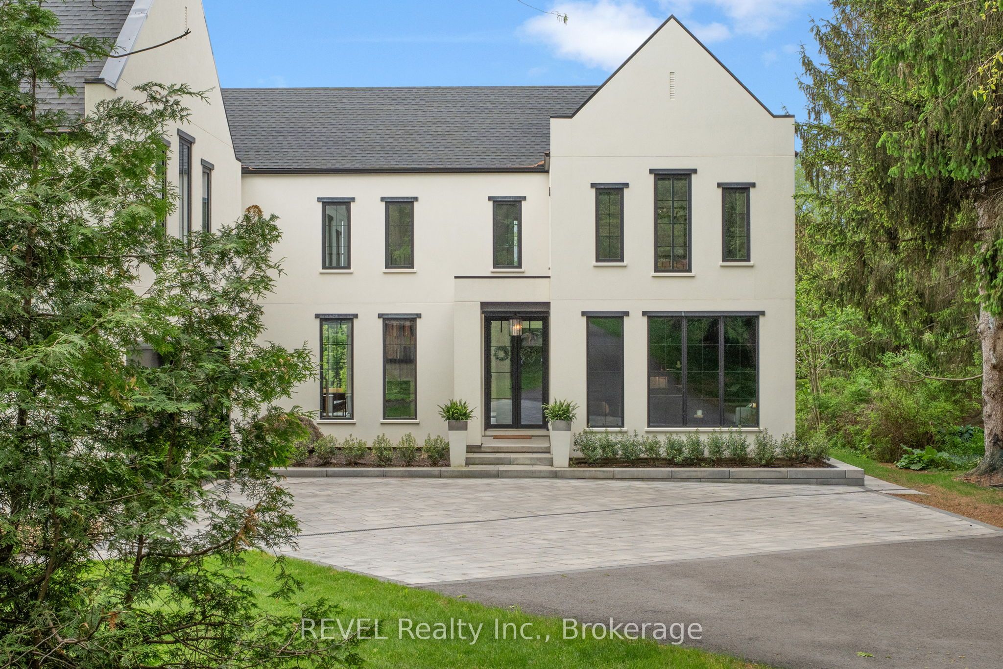 368 Canboro Road Property Photo 1