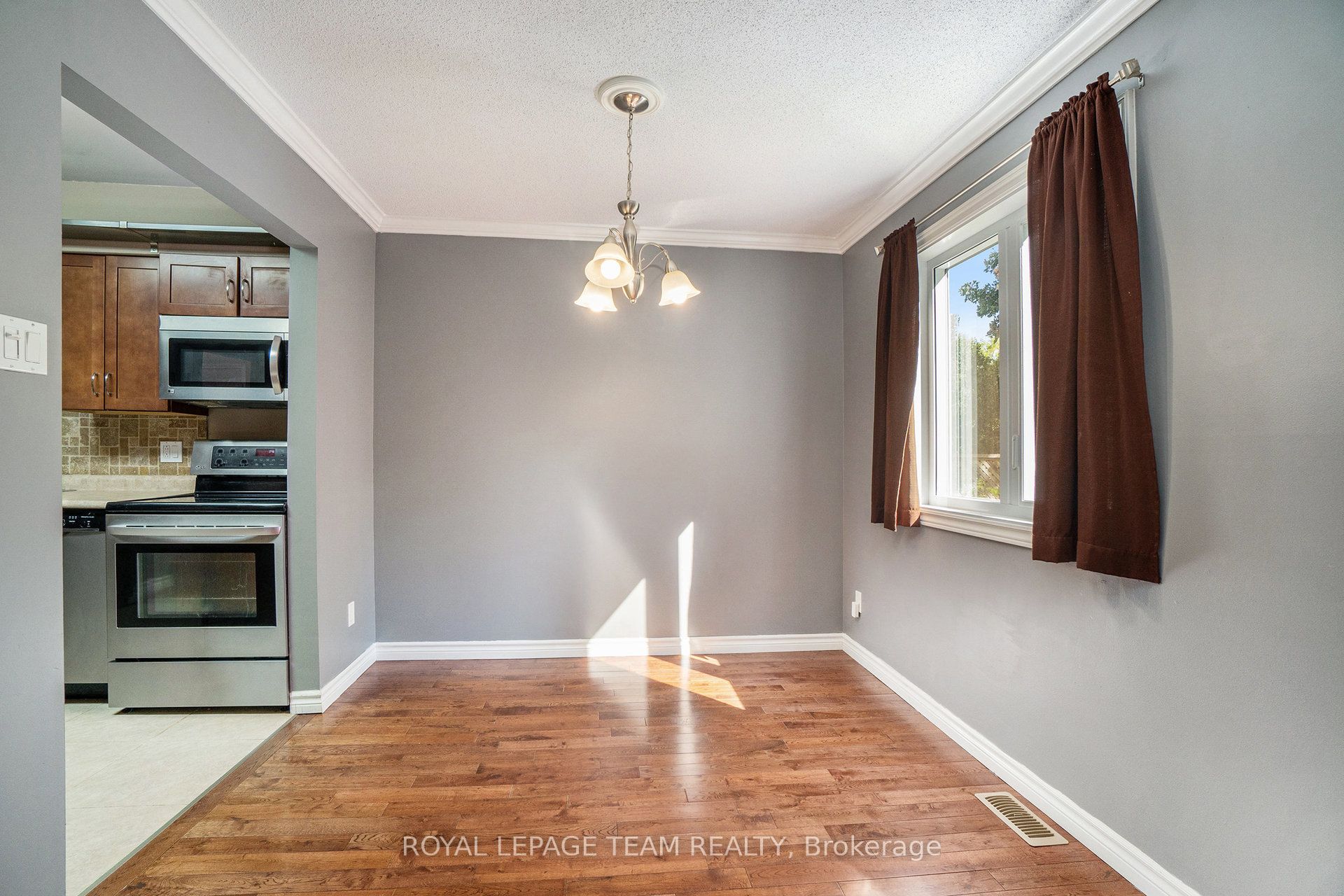 93 Burgess Street Property Photo 4