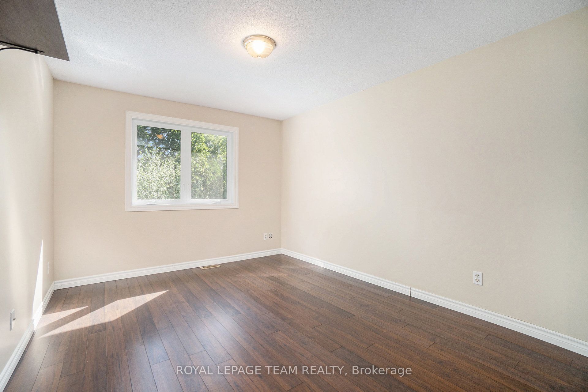 93 Burgess Street Property Photo 6