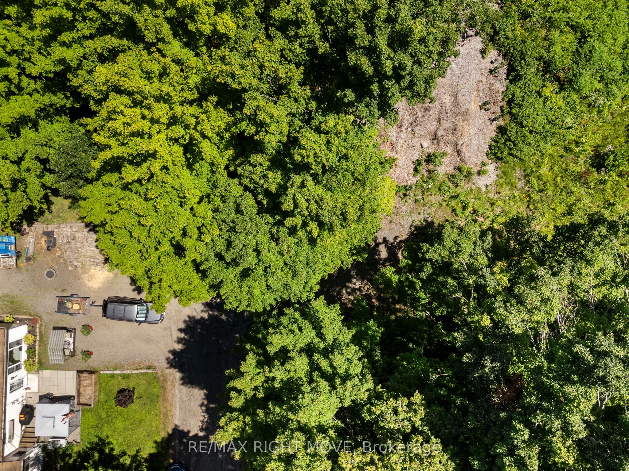 255 Pearl Drive Property Photo 9
