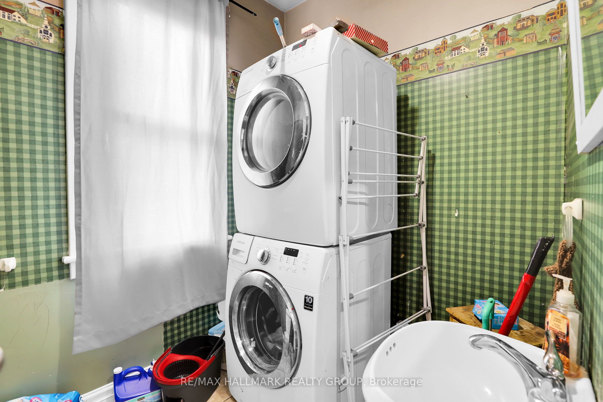 11 Glen Avenue Property Photo 16
