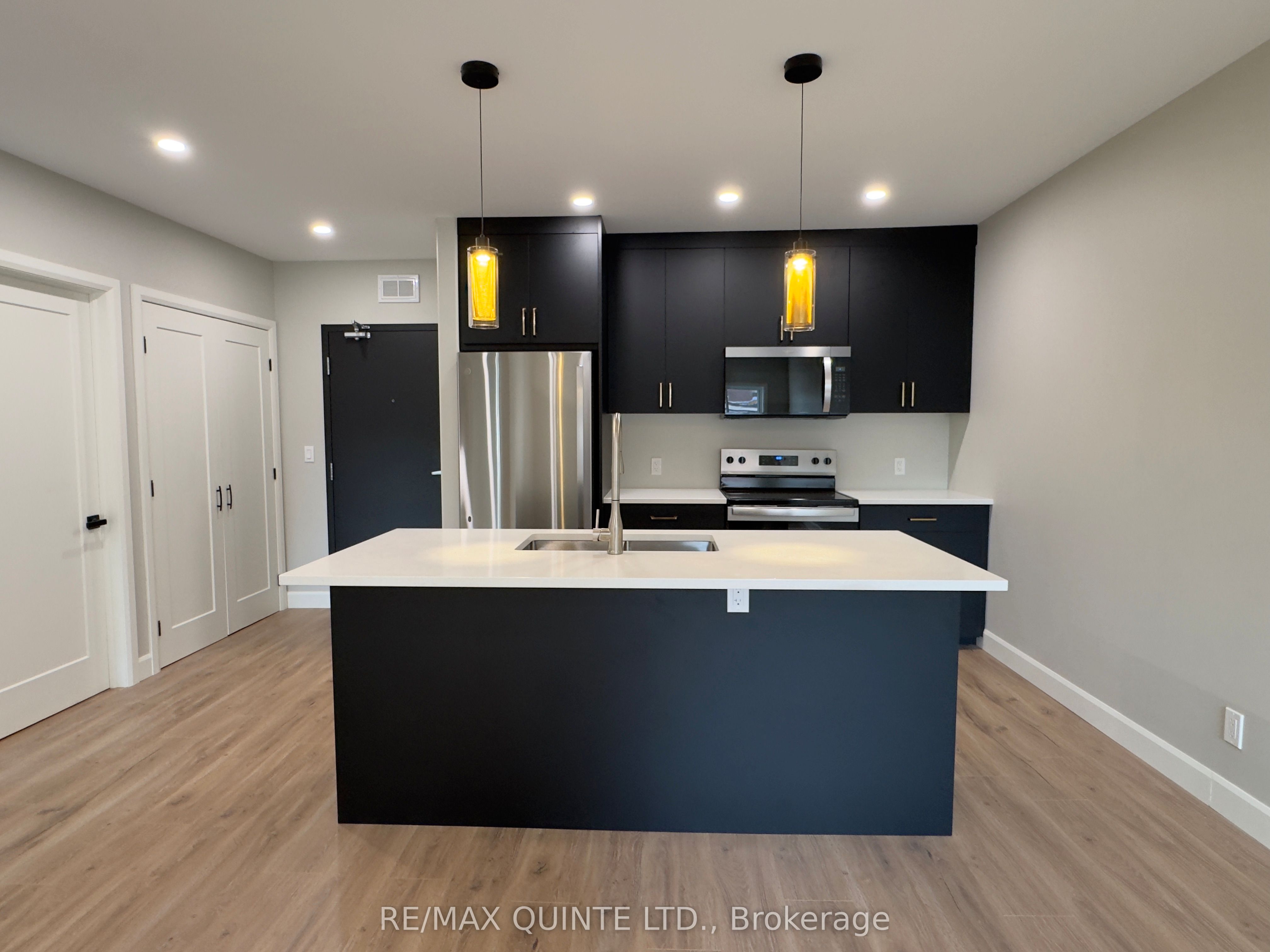 330 Victoria Street 5 Property Photo 1