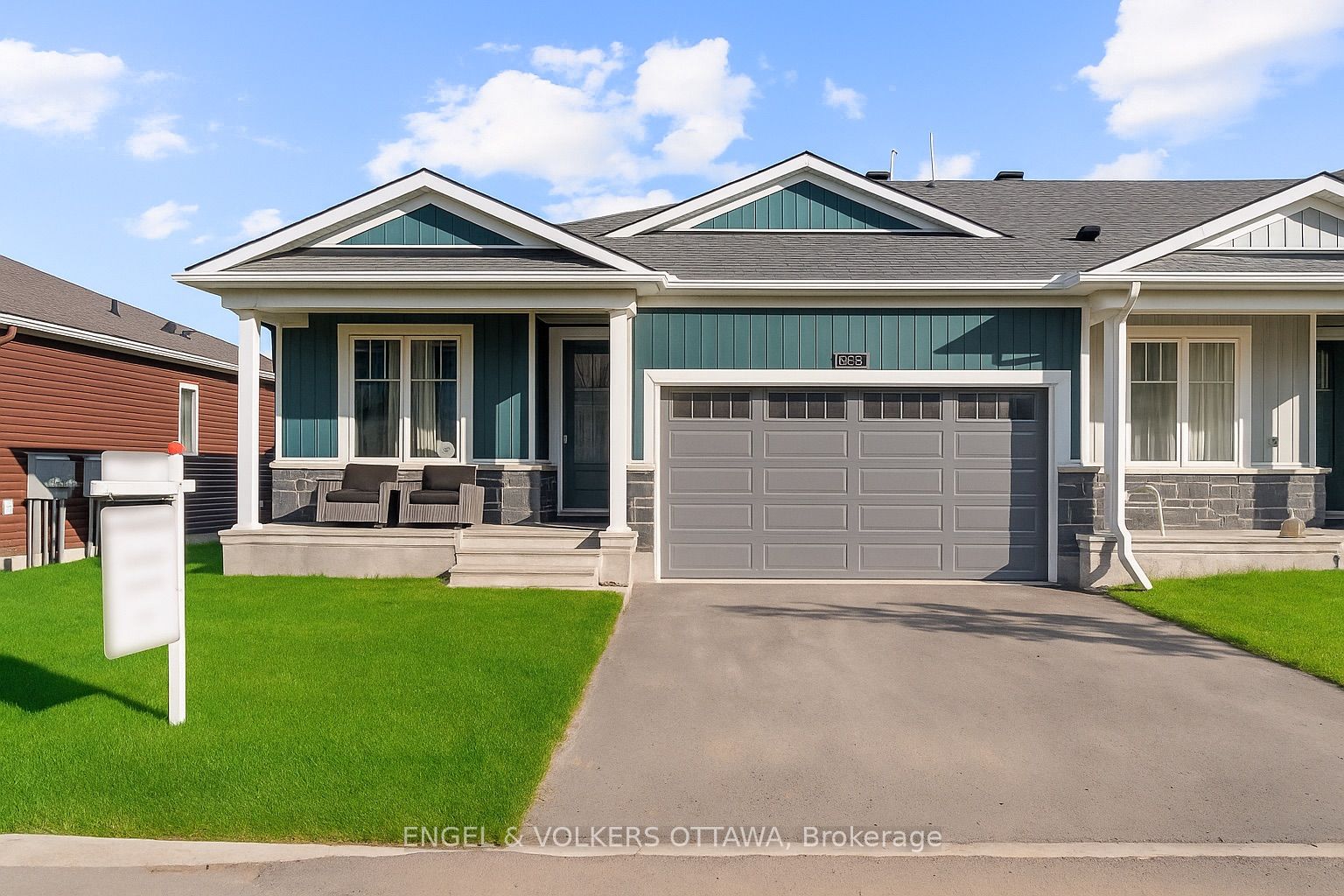808 Companion Crescent Property Photo 1