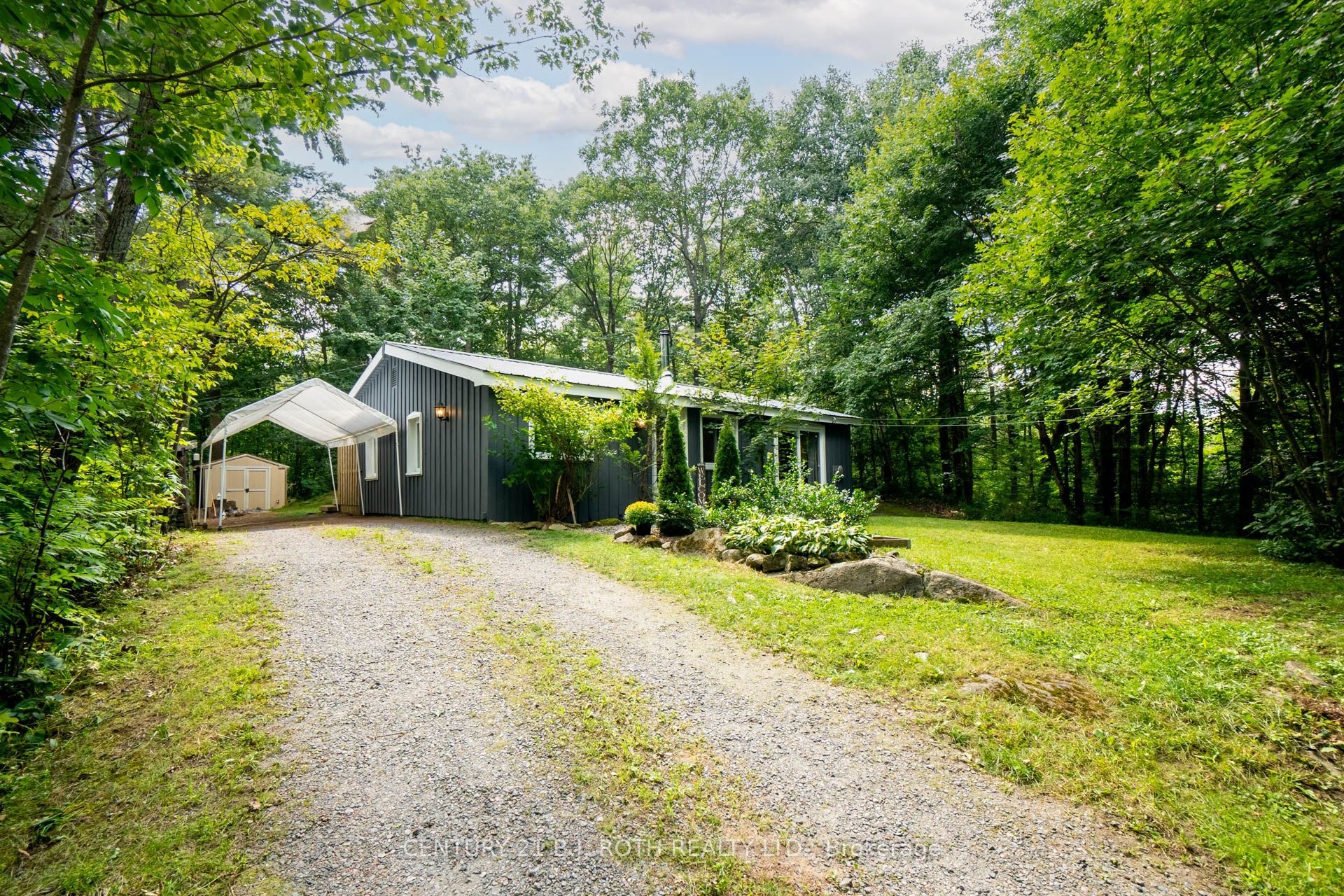1002 Wigwam Lodge Road Property Photo 1