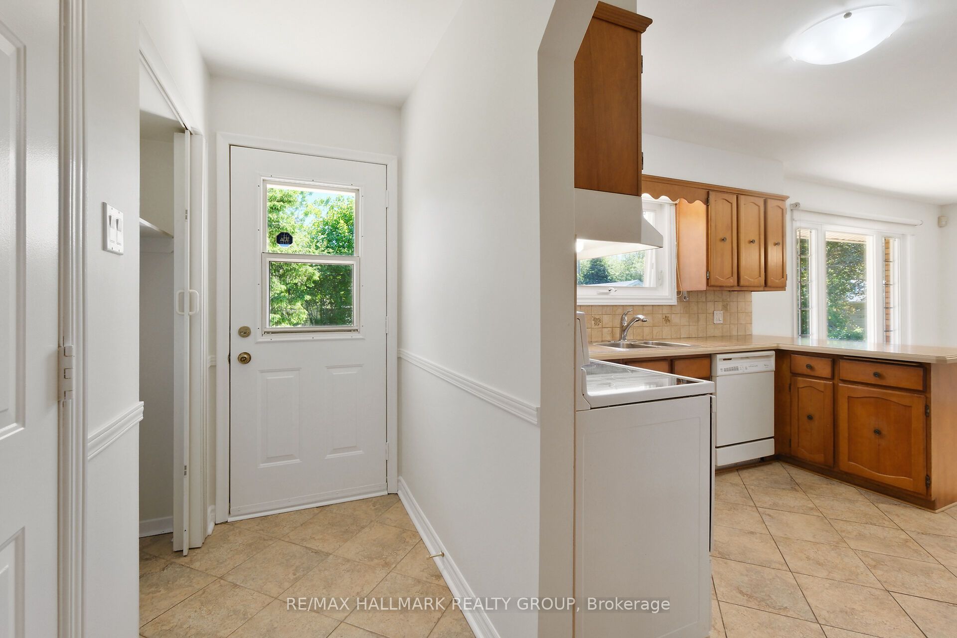 1399 Aurele Street Property Photo 32