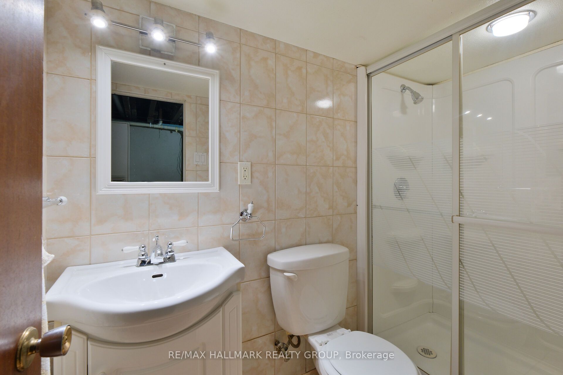 1399 Aurele Street Property Photo 39