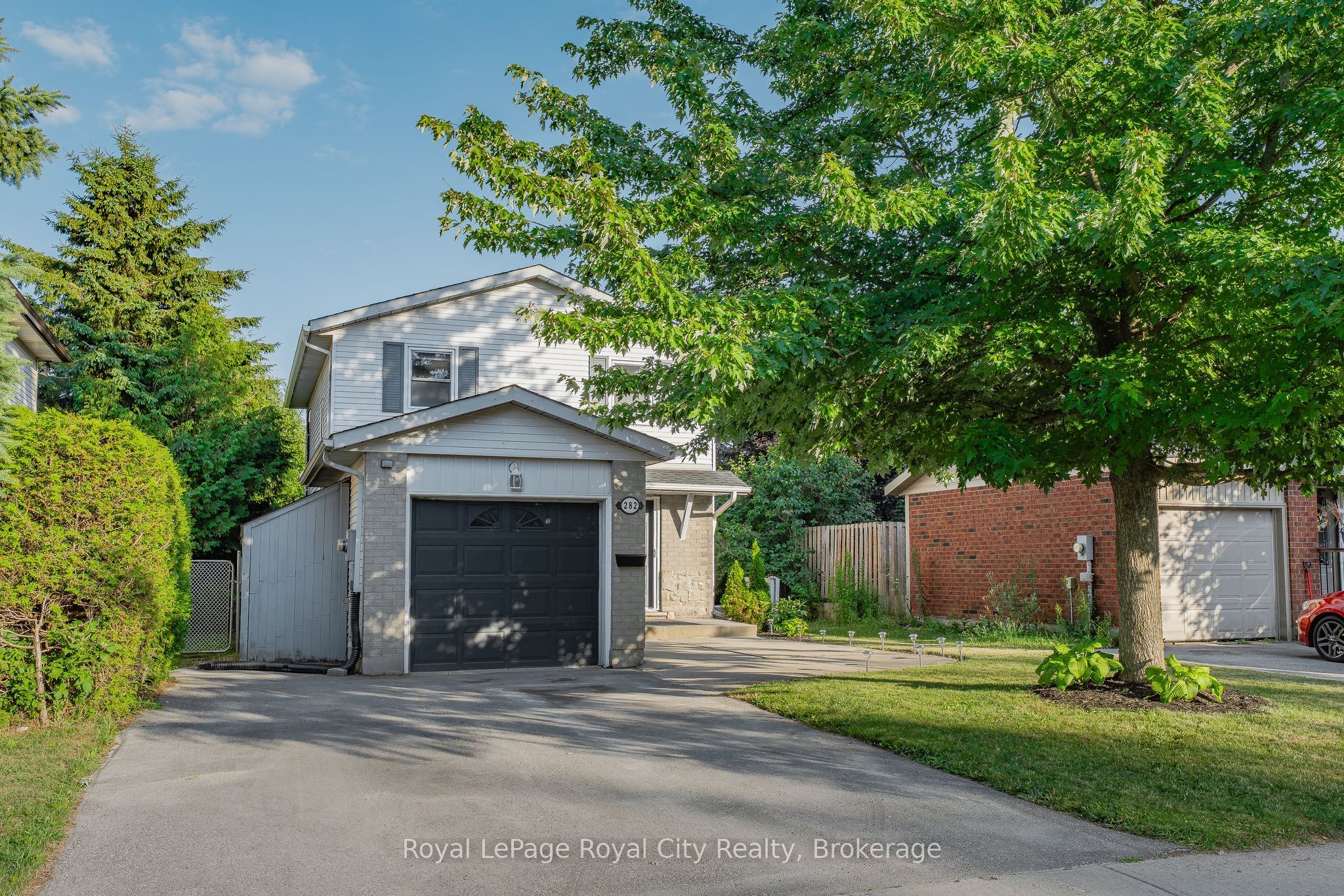 282 Strathallan Street Property Photo 1