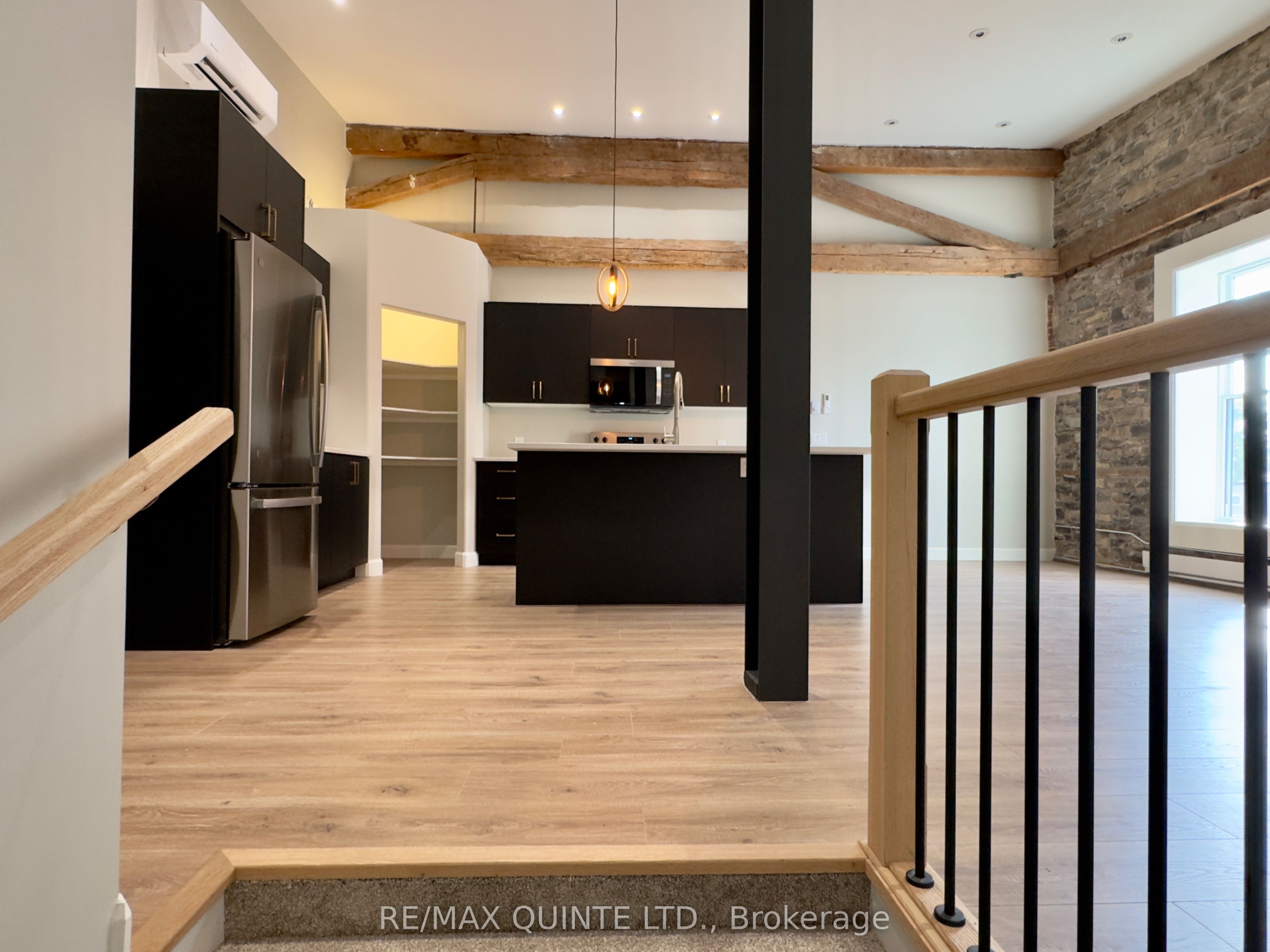 330 Victoria Street 6 Property Photo 1