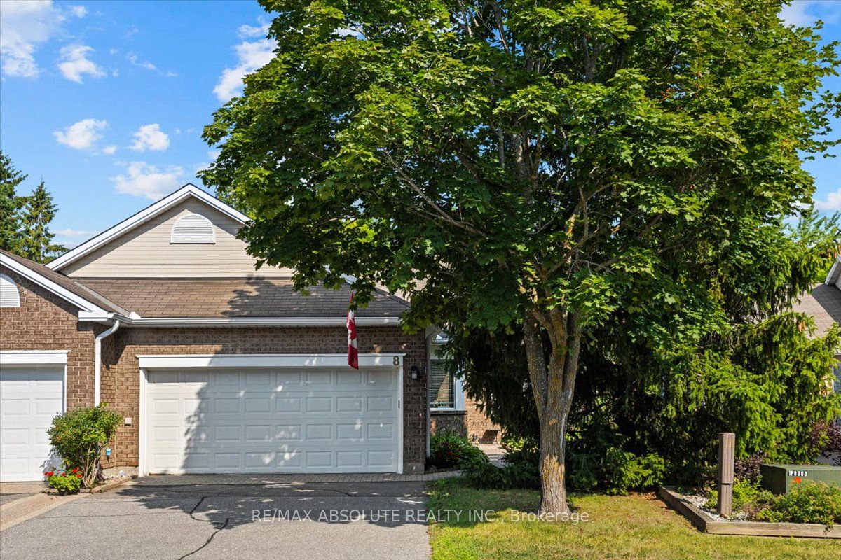 8 Pine Needles Court Property Photo 1