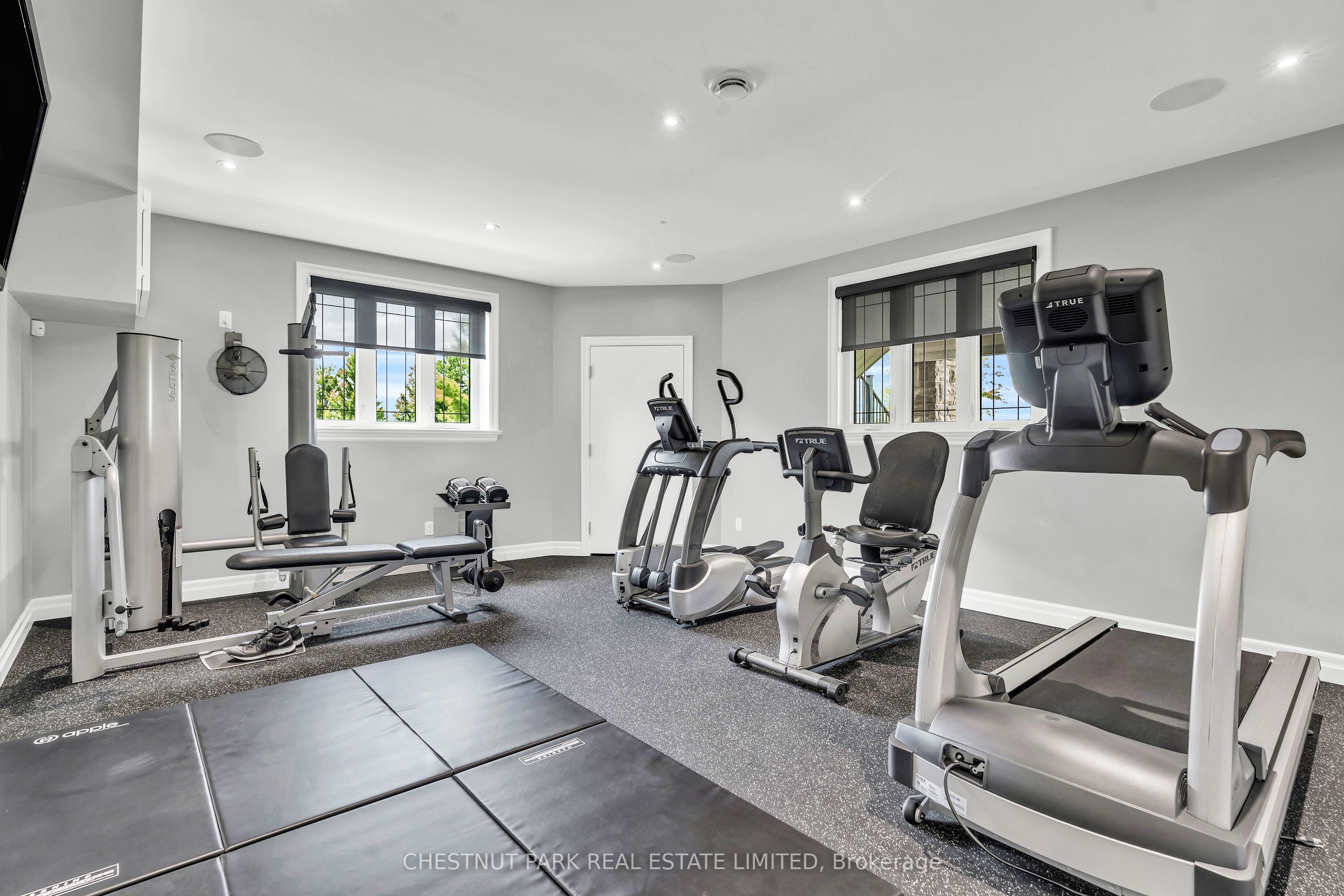 46 Anita Drive Property Photo 42