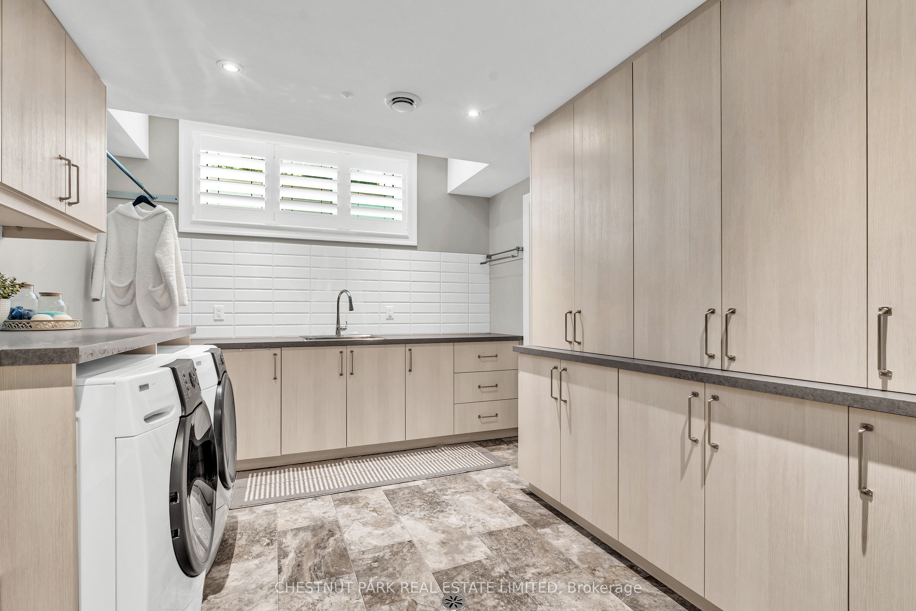 46 Anita Drive Property Photo 43