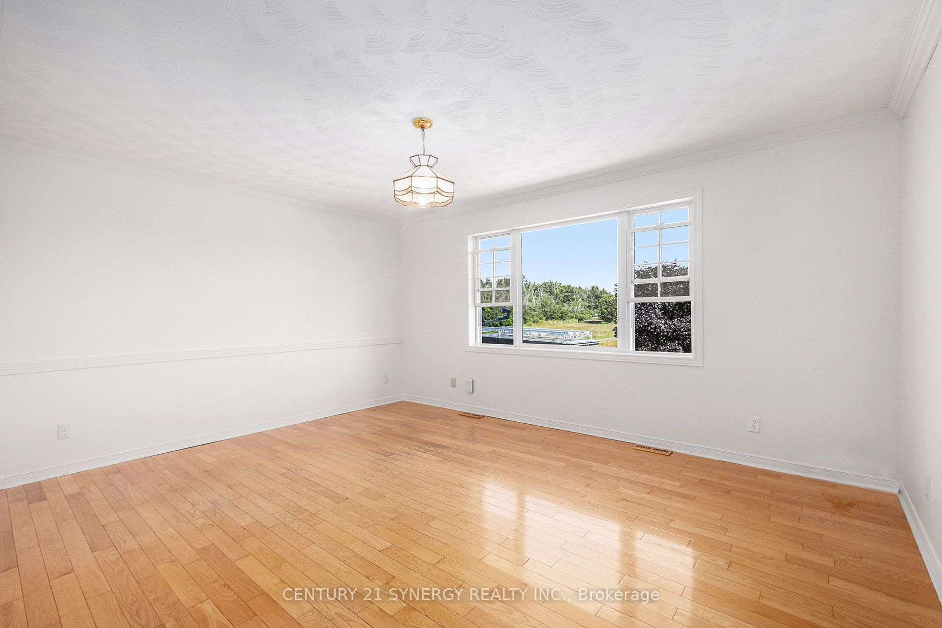 887 Macpherson Road Property Photo 5