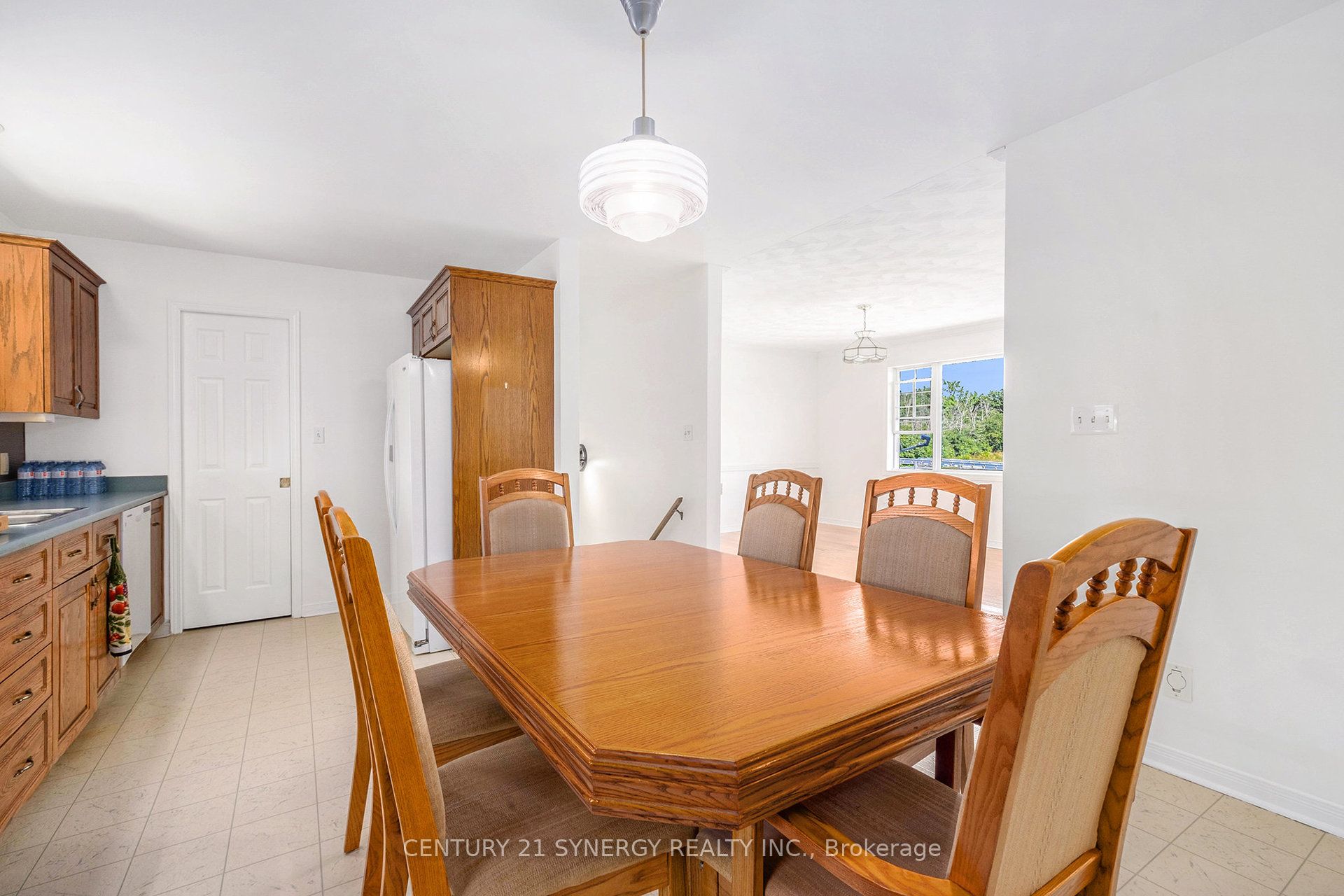 887 Macpherson Road Property Photo 8